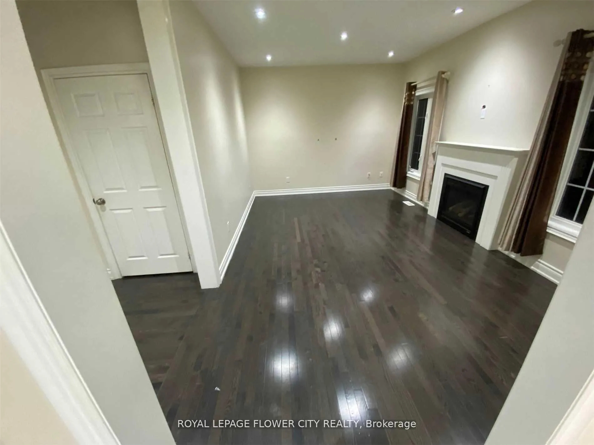 Photo 13 of 38 Black Diamond Crescent, Brampton, Credit Valley — HOMEH