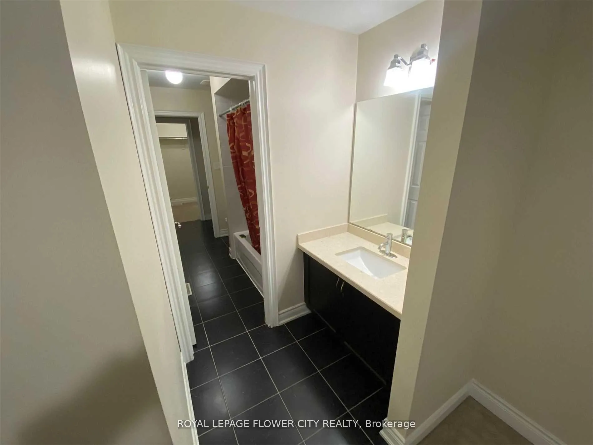 Photo 18 of 38 Black Diamond Crescent, Brampton, Credit Valley — HOMEH