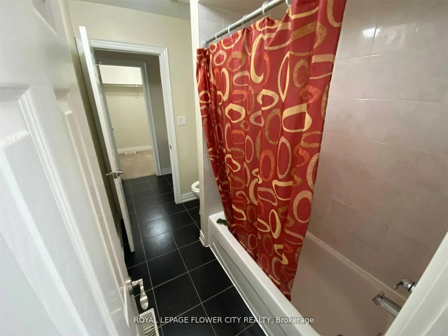 Photo 19 of 38 Black Diamond Crescent, Brampton, Credit Valley — HOMEH