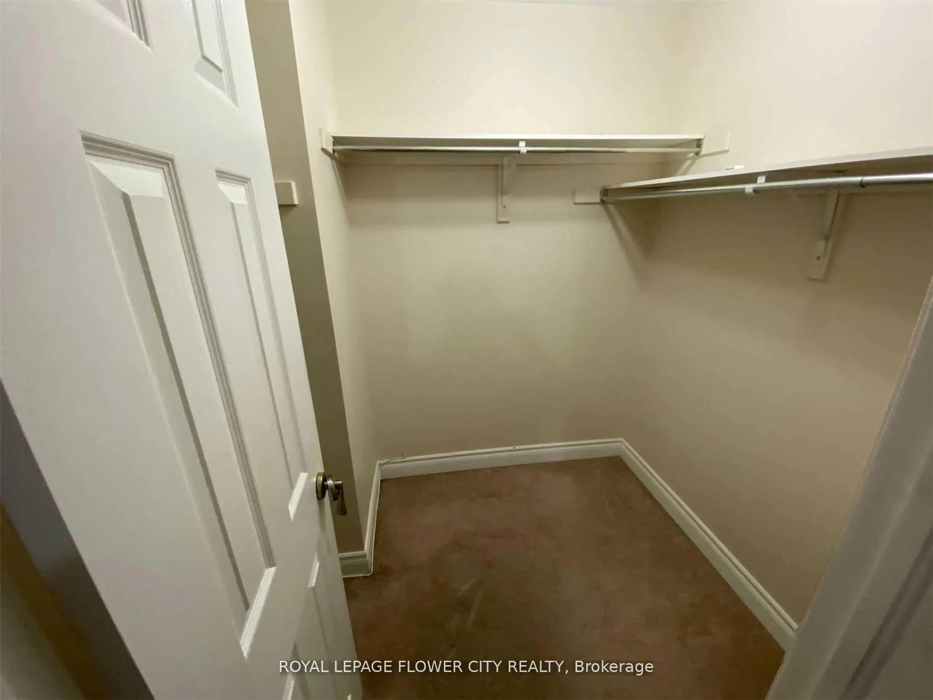 Photo 23 of 38 Black Diamond Crescent, Brampton, Credit Valley — HOMEH