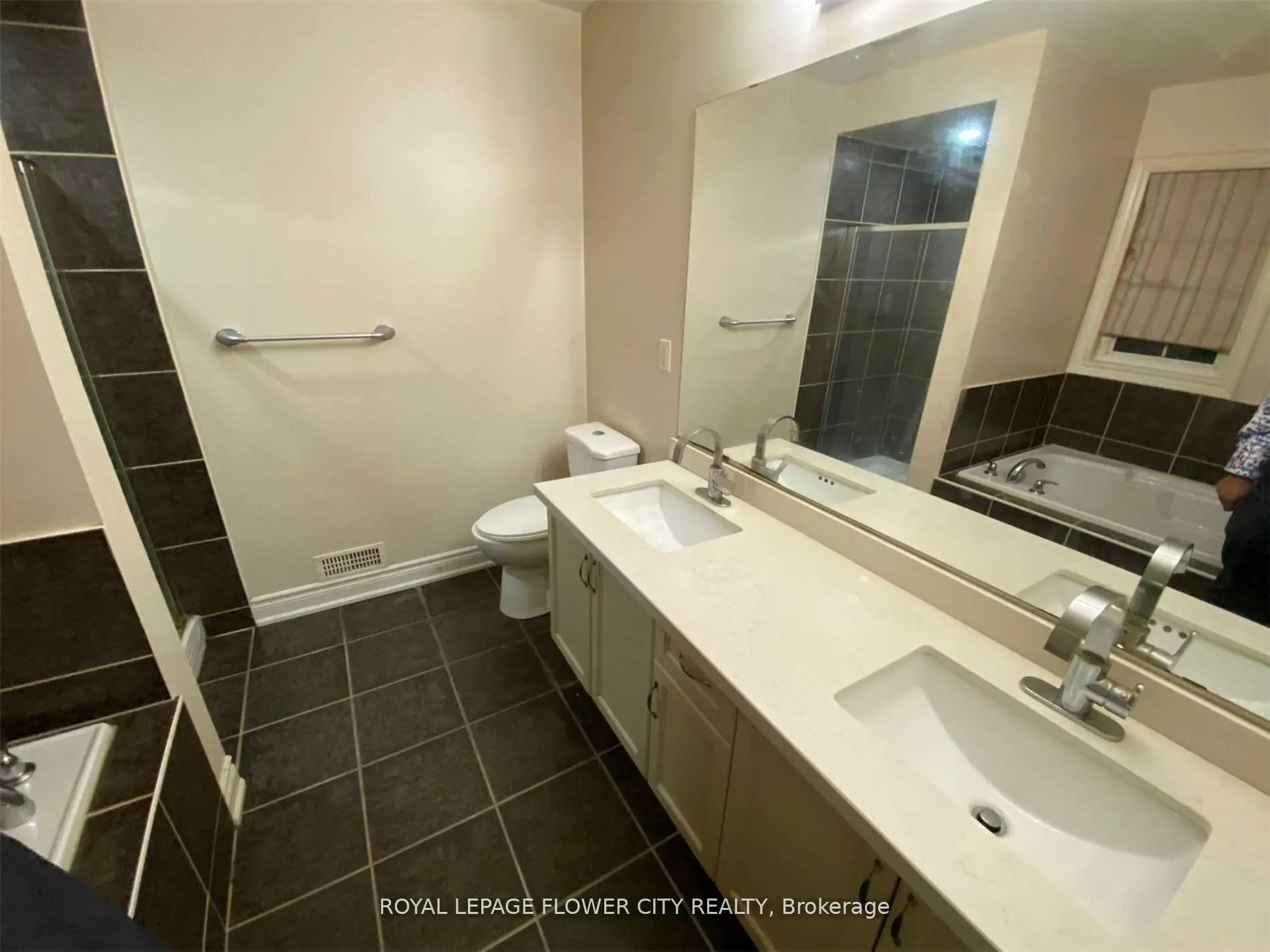 Photo 26 of 38 Black Diamond Crescent, Brampton, Credit Valley — HOMEH