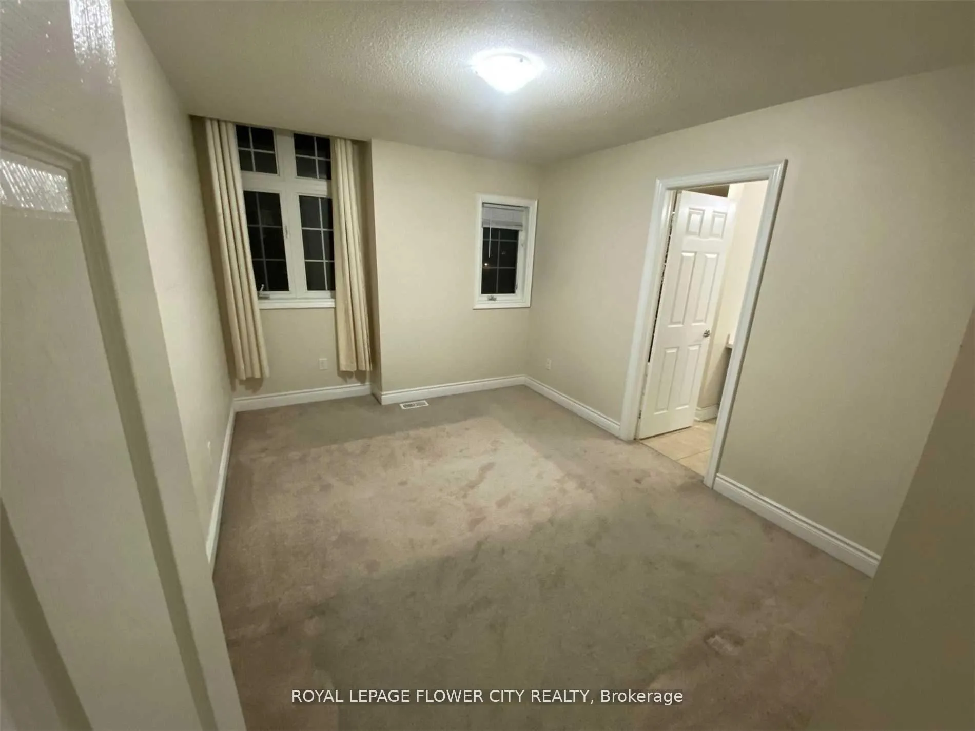 Photo 31 of 38 Black Diamond Crescent, Brampton, Credit Valley — HOMEH