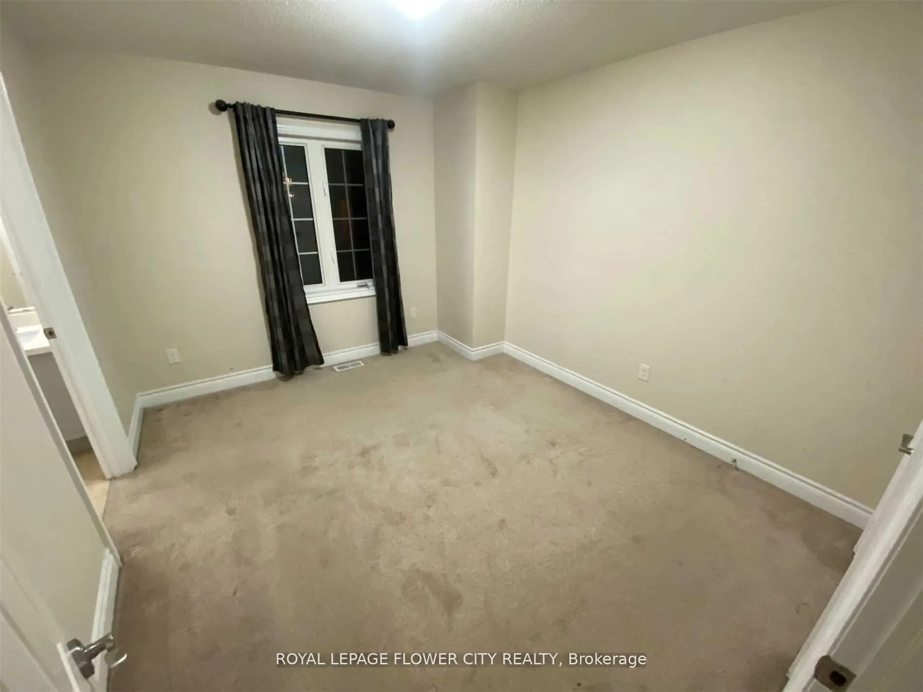 Photo 32 of 38 Black Diamond Crescent, Brampton, Credit Valley — HOMEH