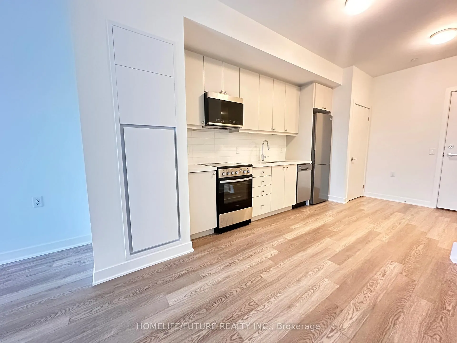Photo 5 of Unit 609, 51 Clarington Boulevard, Clarington, Bowmanville — HOMEH