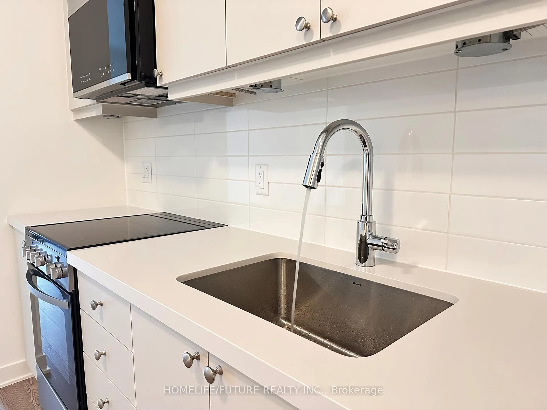 Photo 10 of Unit 609, 51 Clarington Boulevard, Clarington, Bowmanville — HOMEH