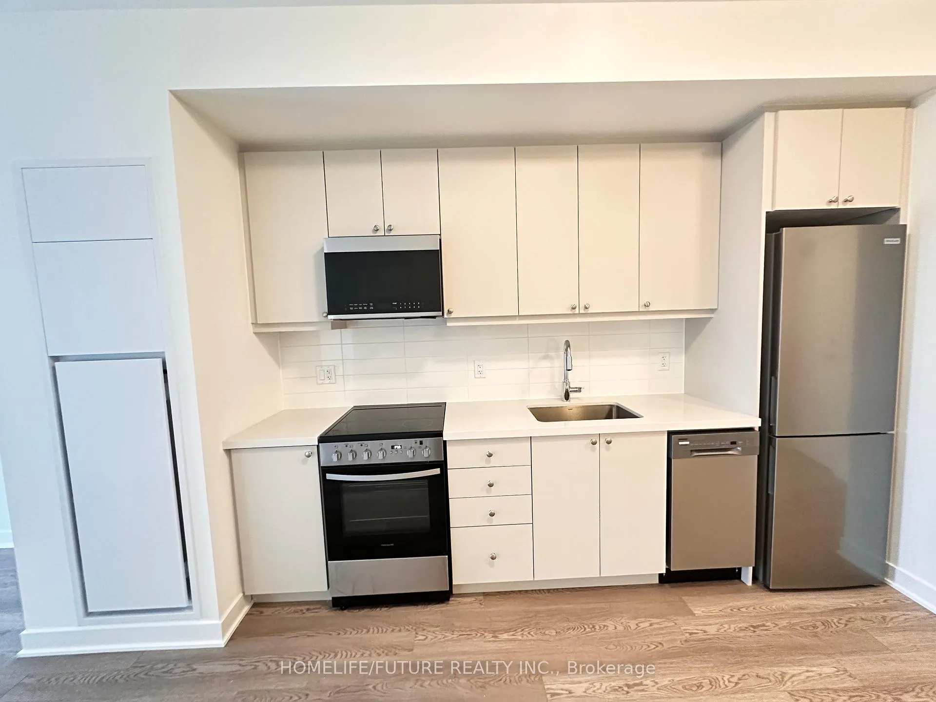 Photo 11 of Unit 609, 51 Clarington Boulevard, Clarington, Bowmanville — HOMEH