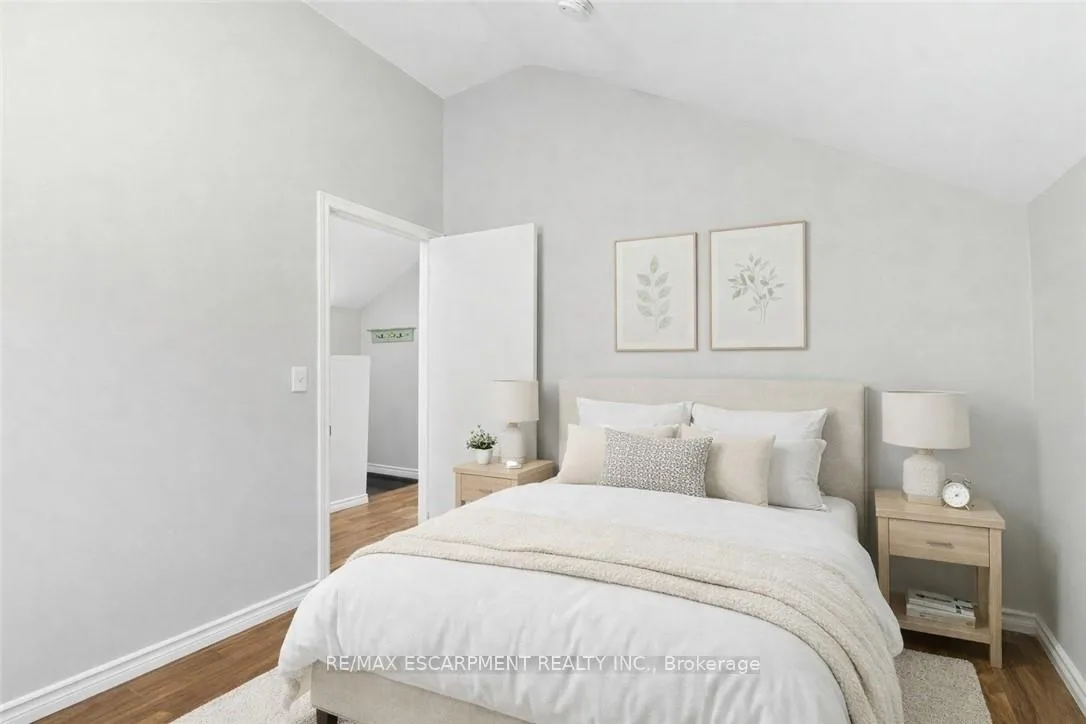Photo 3 of Unit 2, 2 Windsor Street, Hamilton, Strathcona — HOMEH