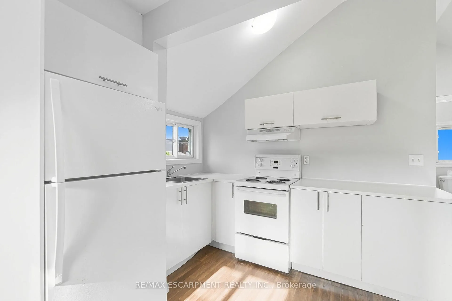 Photo 5 of Unit 2, 2 Windsor Street, Hamilton, Strathcona — HOMEH