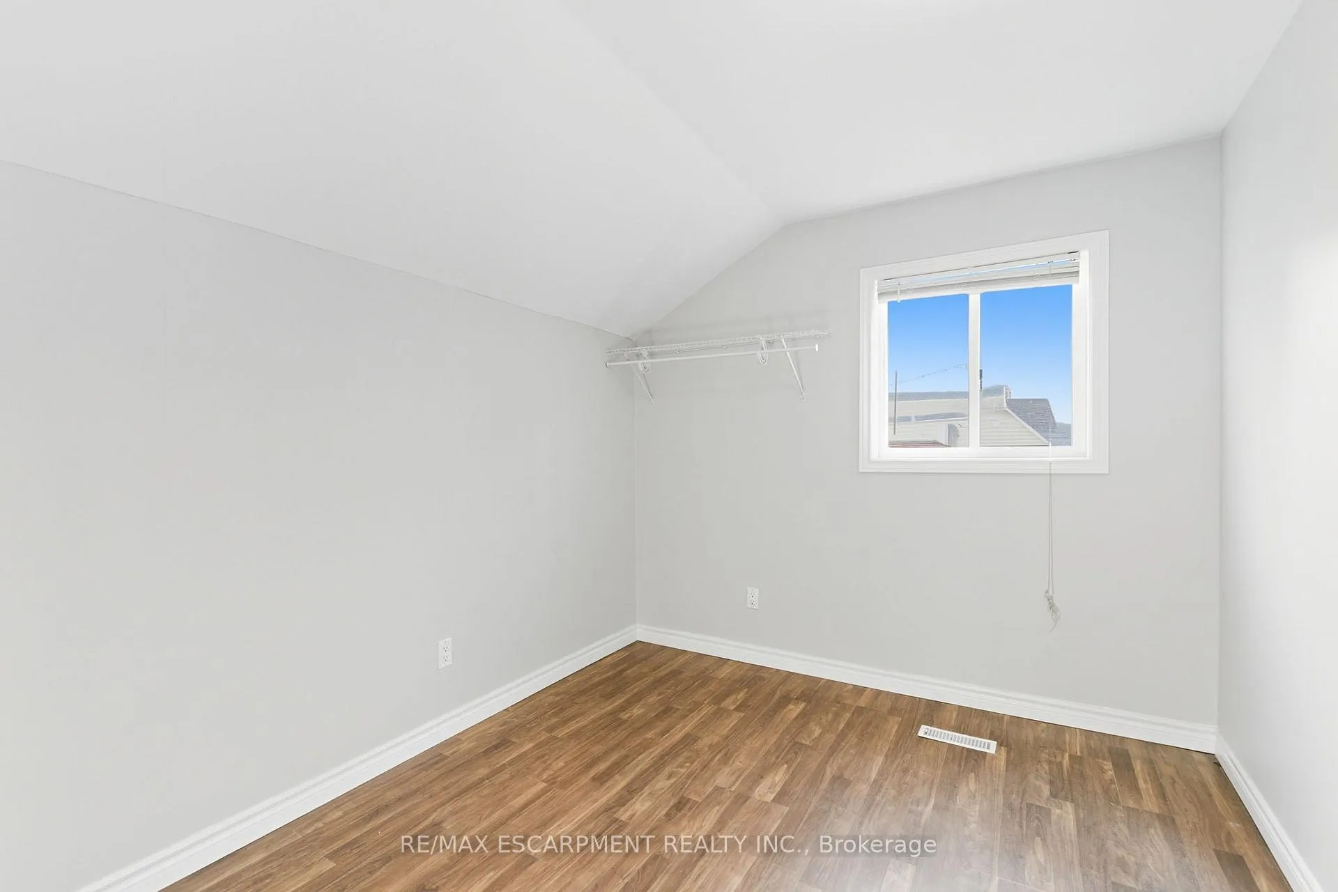 Photo 11 of Unit 2, 2 Windsor Street, Hamilton, Strathcona — HOMEH