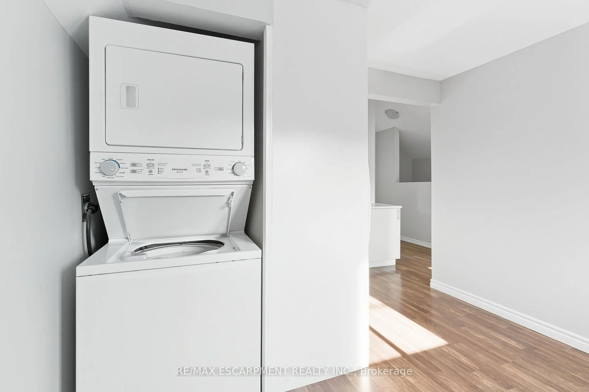 Photo 12 of Unit 2, 2 Windsor Street, Hamilton, Strathcona — HOMEH