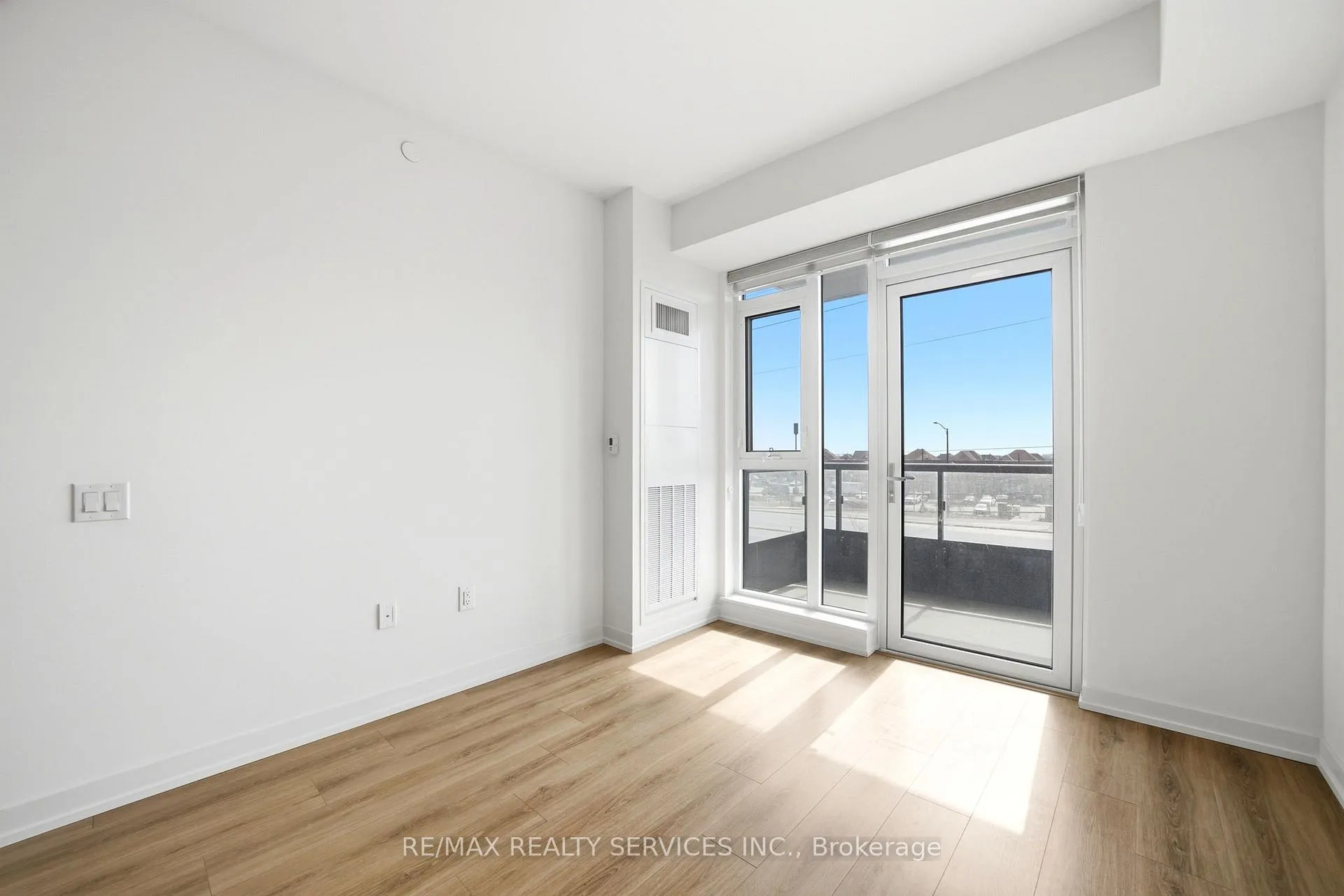 Photo 12 of Unit 208, 10 Lagerfeld Drive, Brampton, Northwest Brampton — HOMEH
