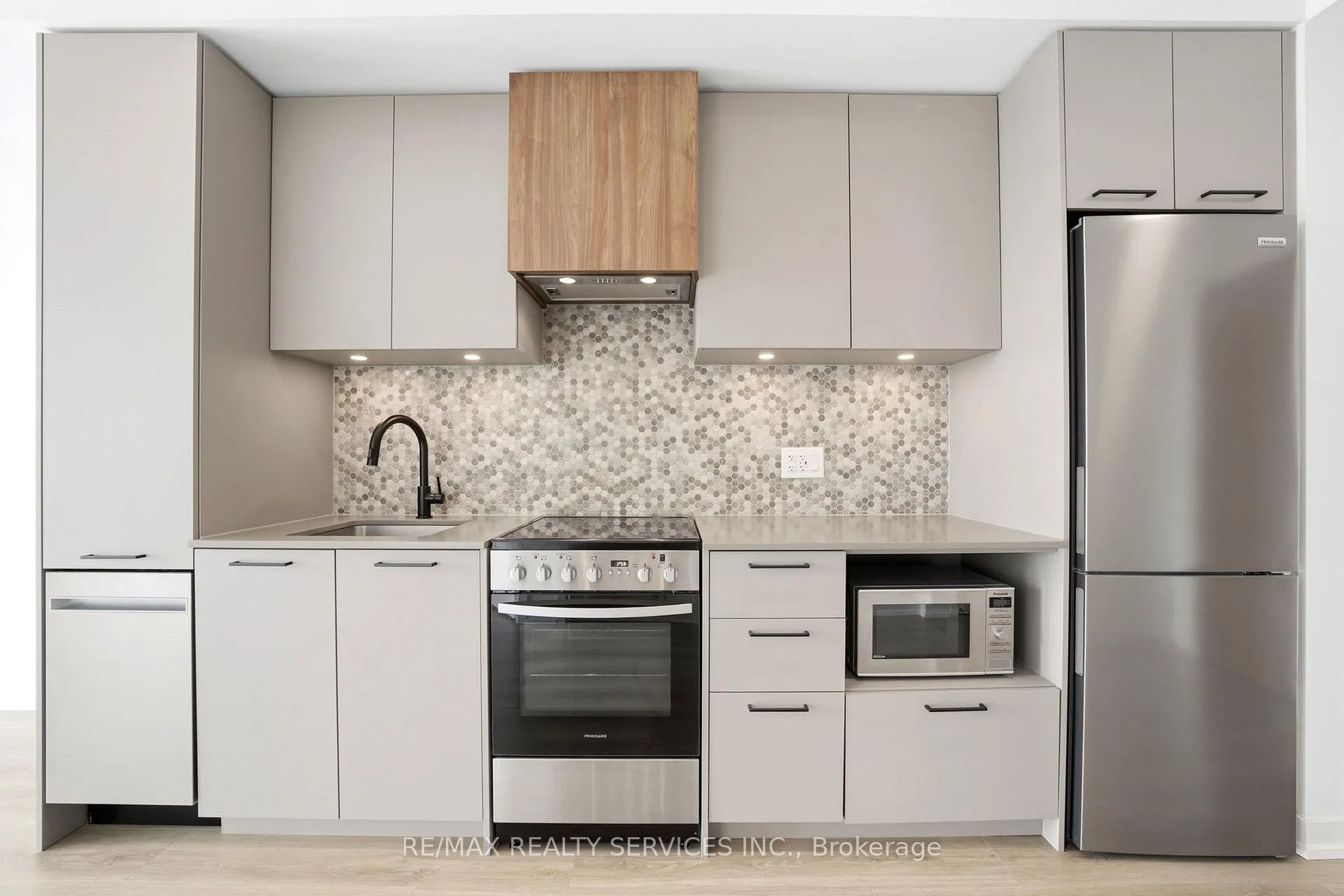 Photo 14 of Unit 208, 10 Lagerfeld Drive, Brampton, Northwest Brampton — HOMEH