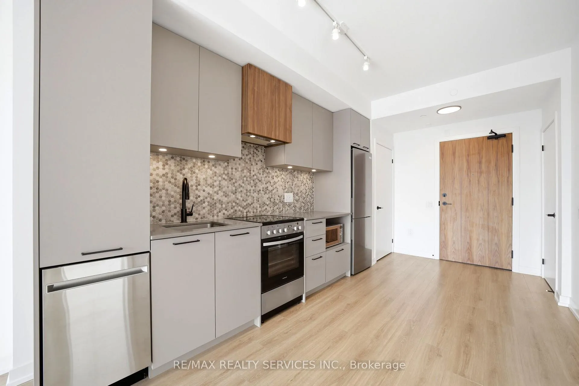 Photo 15 of Unit 208, 10 Lagerfeld Drive, Brampton, Northwest Brampton — HOMEH