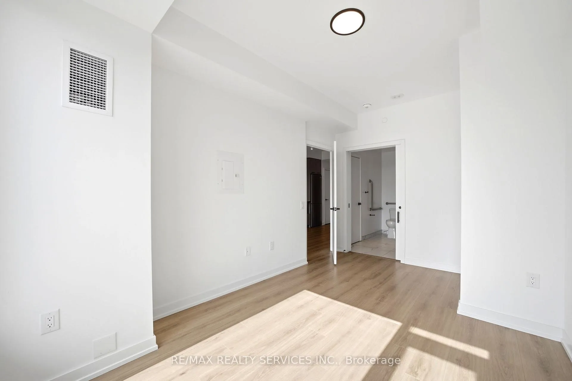 Photo 16 of Unit 208, 10 Lagerfeld Drive, Brampton, Northwest Brampton — HOMEH