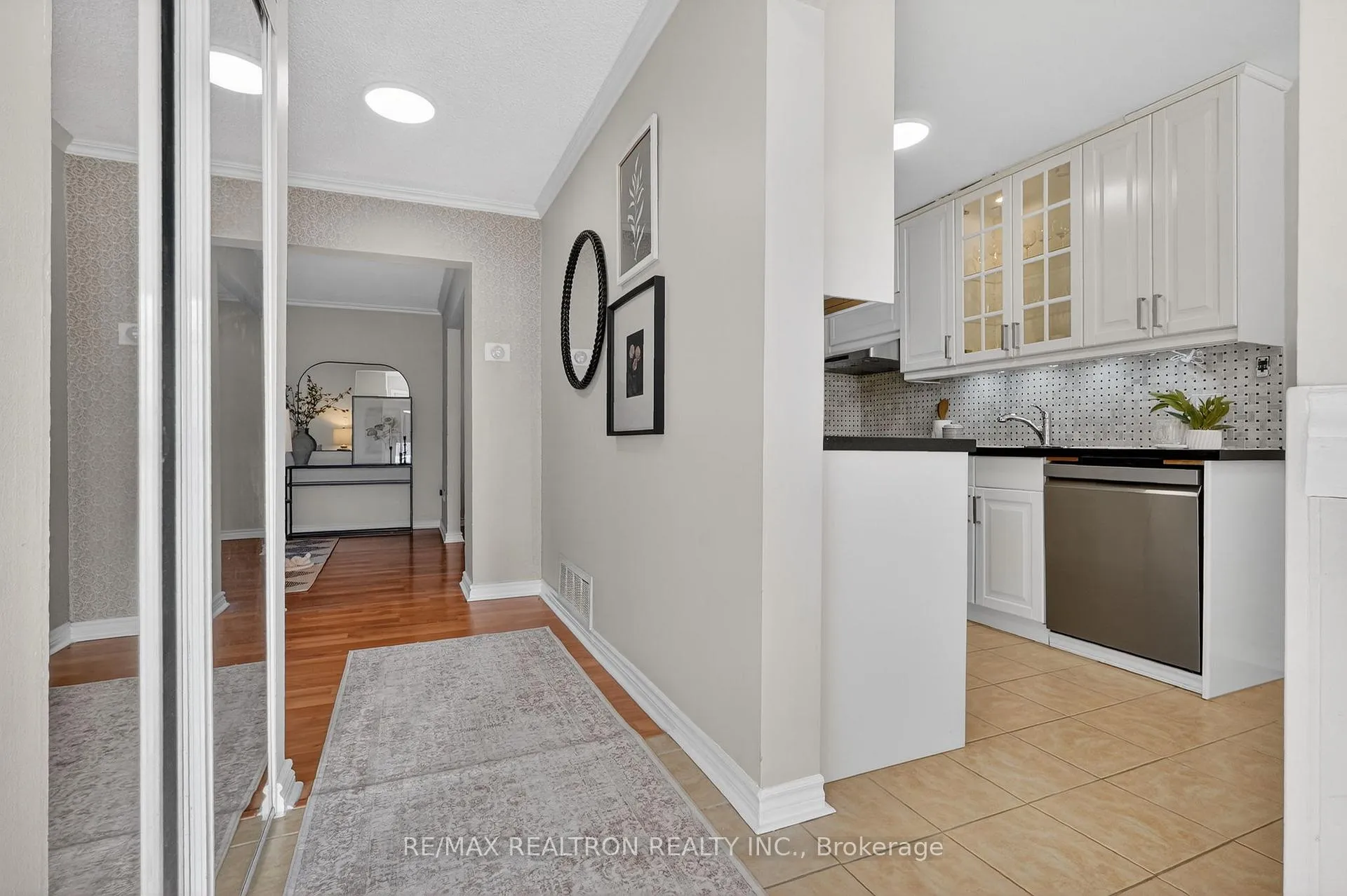 Photo 5 of 1787 Listowell Crescent, Pickering, Liverpool — HOMEH