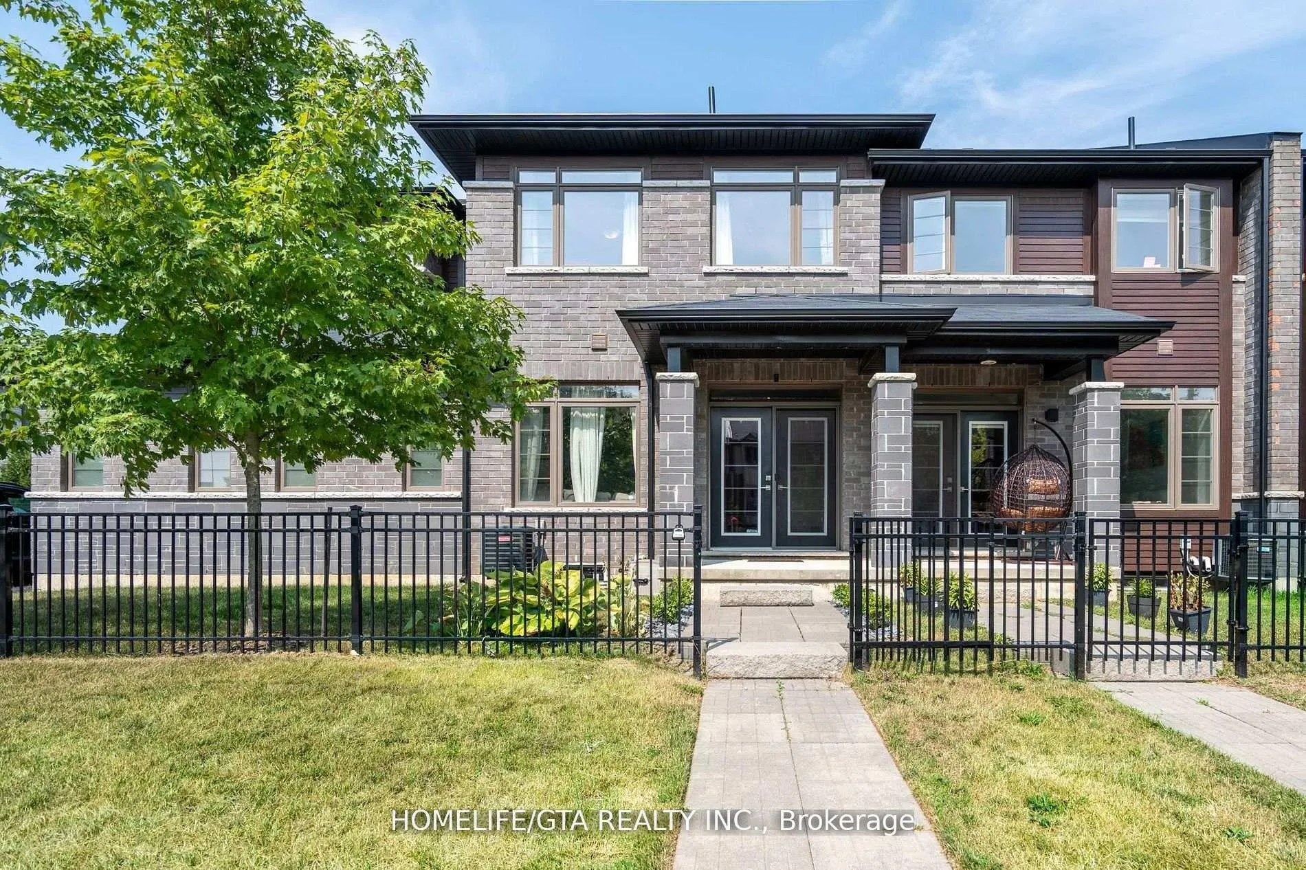 Photo 1 of 12 Shay Lane, Hamilton, Ancaster — HOMEH