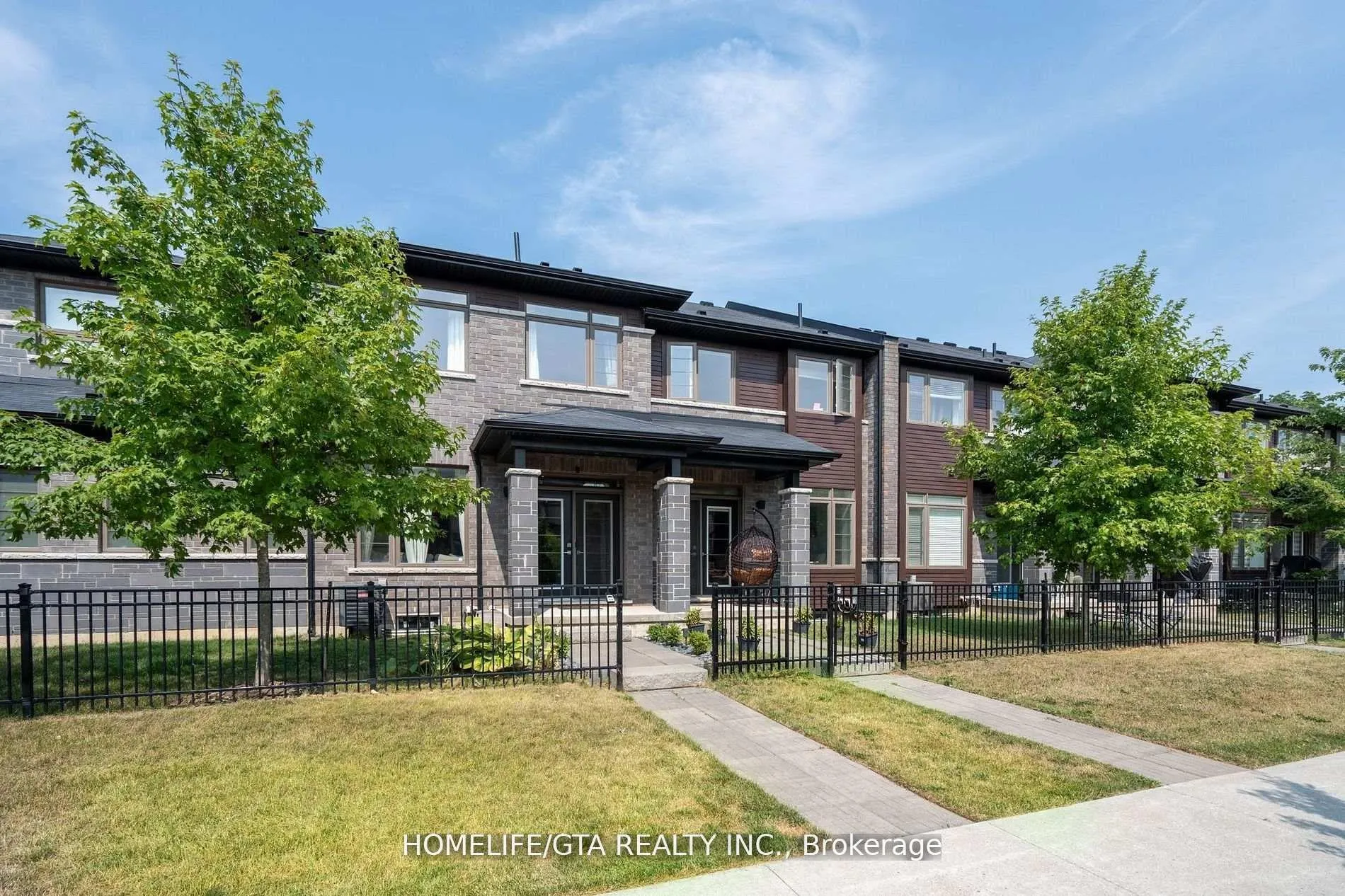 Photo 2 of 12 Shay Lane, Hamilton, Ancaster — HOMEH