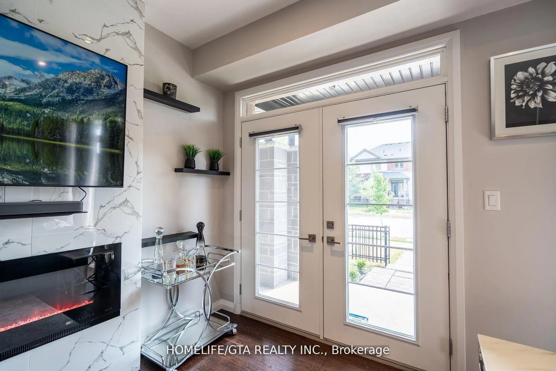 Photo 4 of 12 Shay Lane, Hamilton, Ancaster — HOMEH