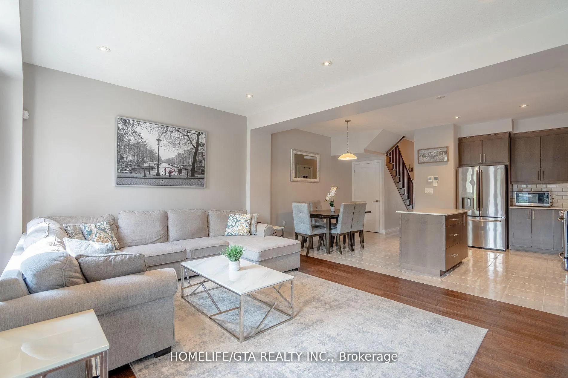 Photo 6 of 12 Shay Lane, Hamilton, Ancaster — HOMEH