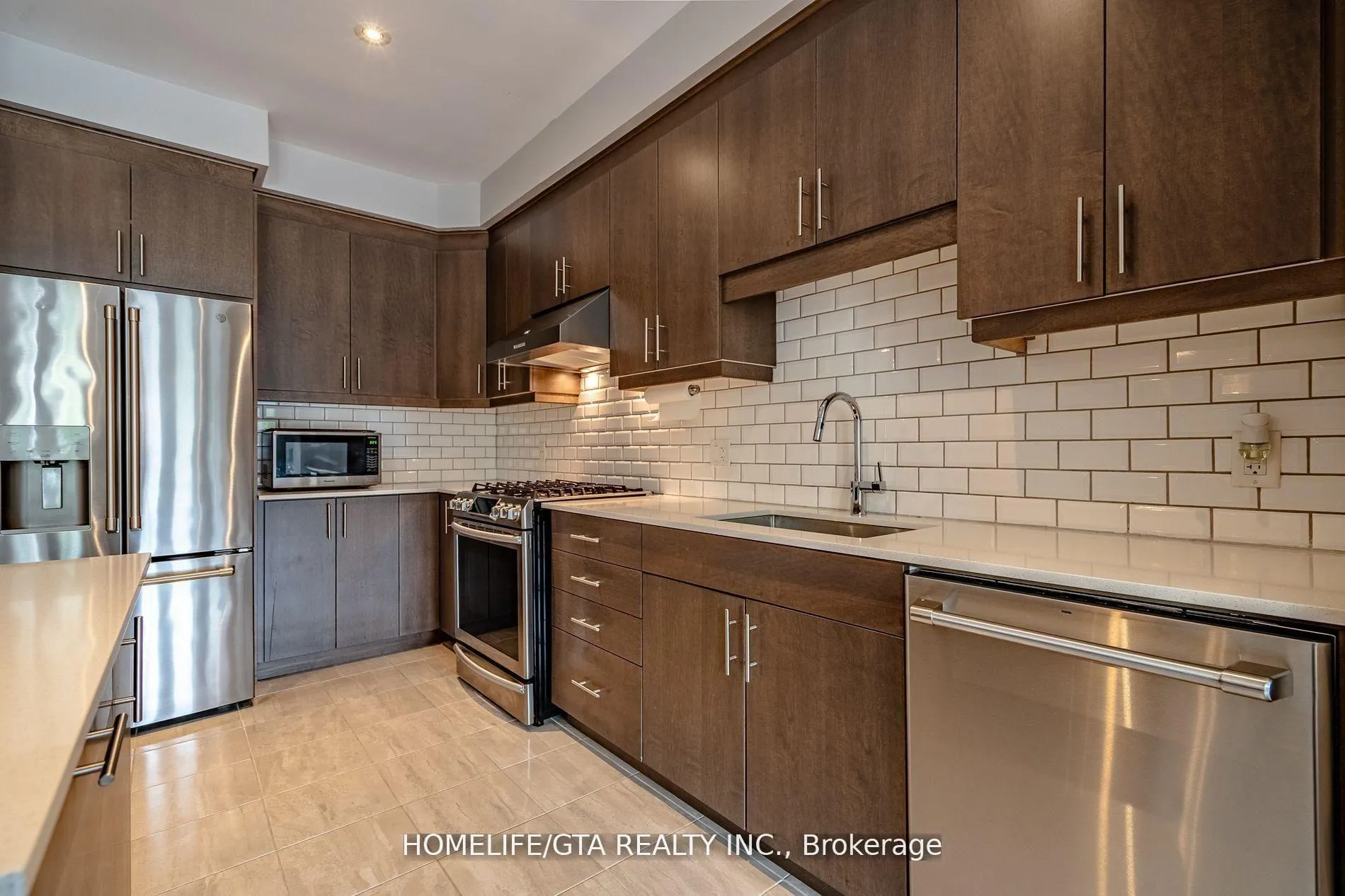 Photo 10 of 12 Shay Lane, Hamilton, Ancaster — HOMEH