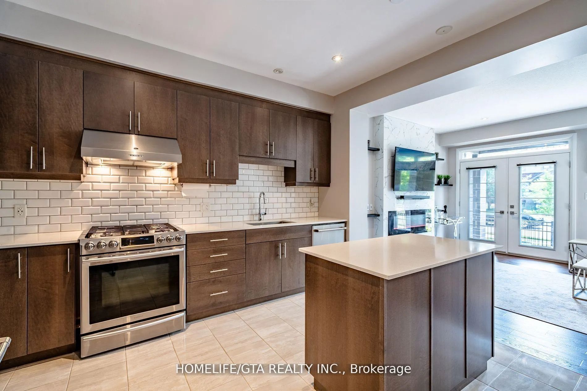 Photo 13 of 12 Shay Lane, Hamilton, Ancaster — HOMEH