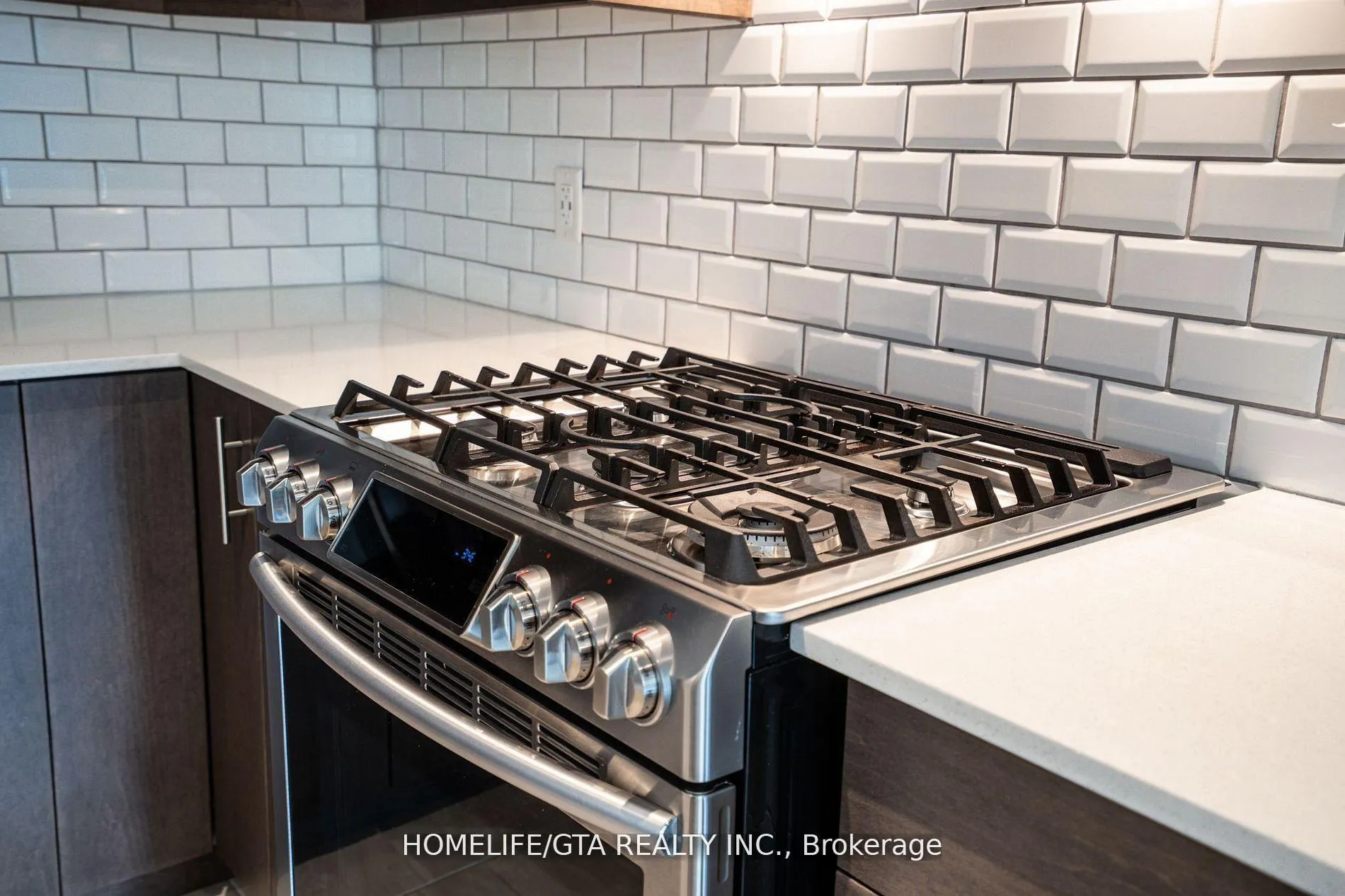 Photo 16 of 12 Shay Lane, Hamilton, Ancaster — HOMEH