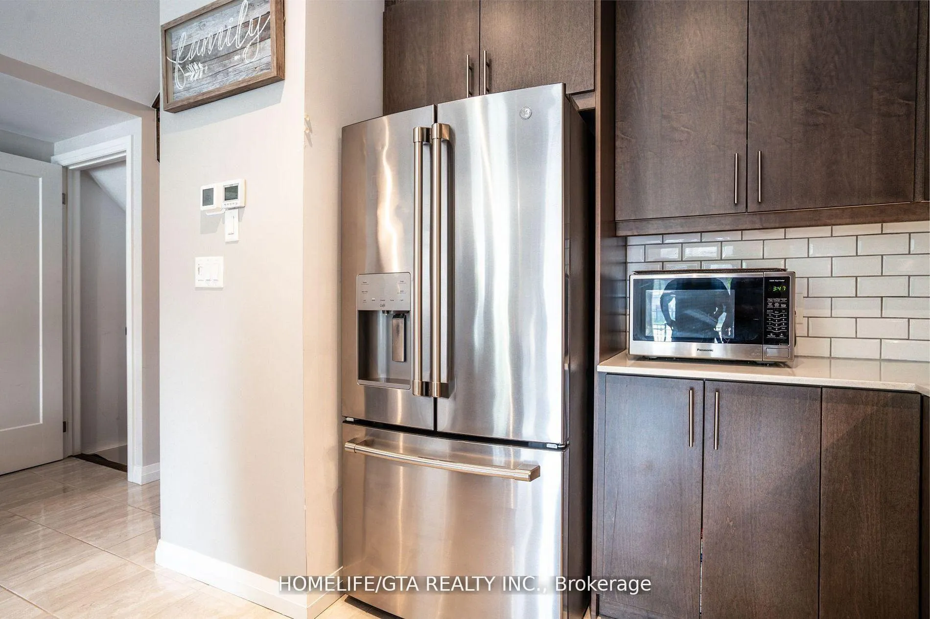 Photo 17 of 12 Shay Lane, Hamilton, Ancaster — HOMEH