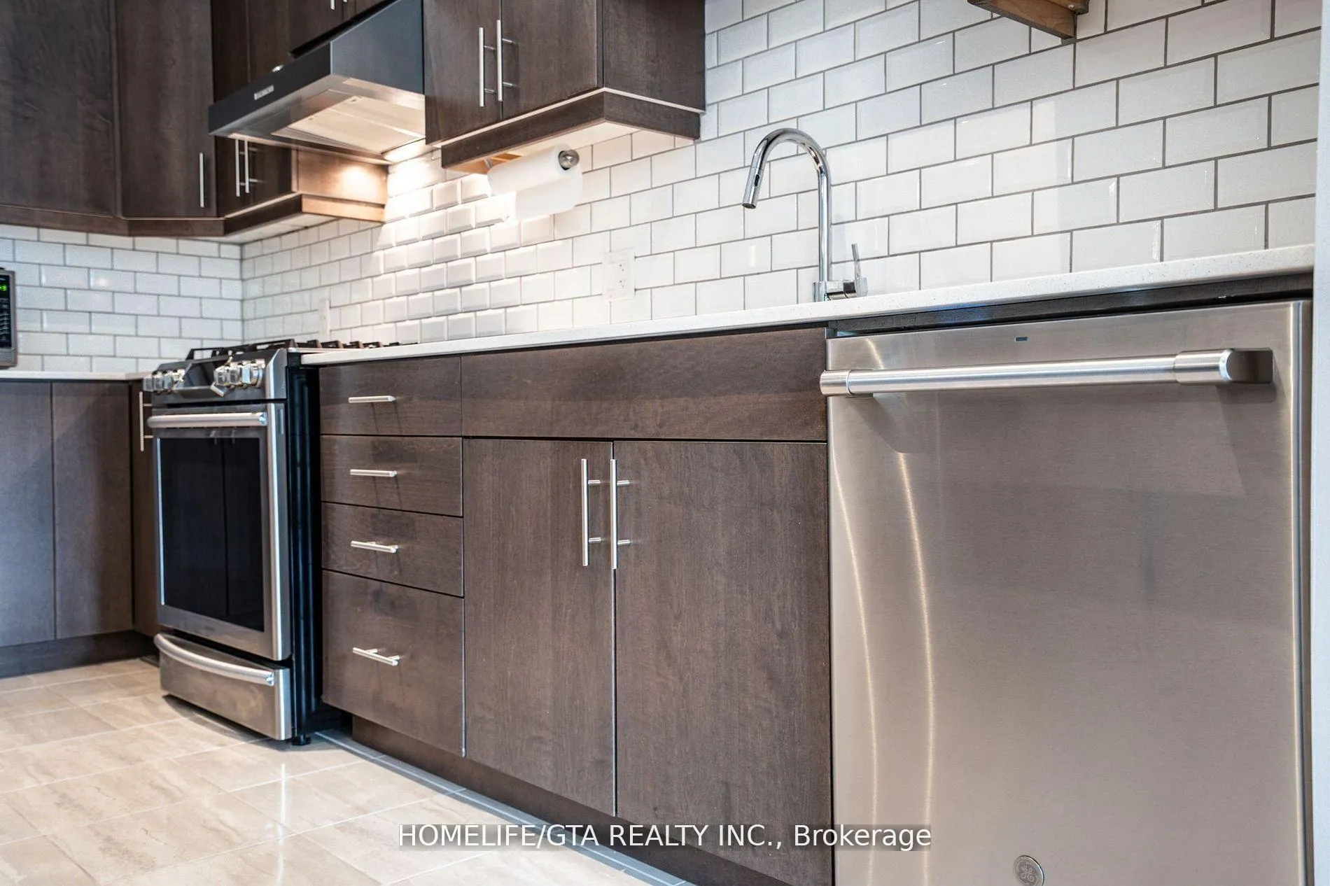 Photo 18 of 12 Shay Lane, Hamilton, Ancaster — HOMEH