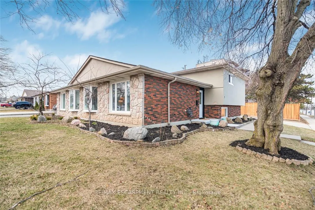 Photo 5 of 2 Country Club Drive, Hamilton, Vincent — HOMEH