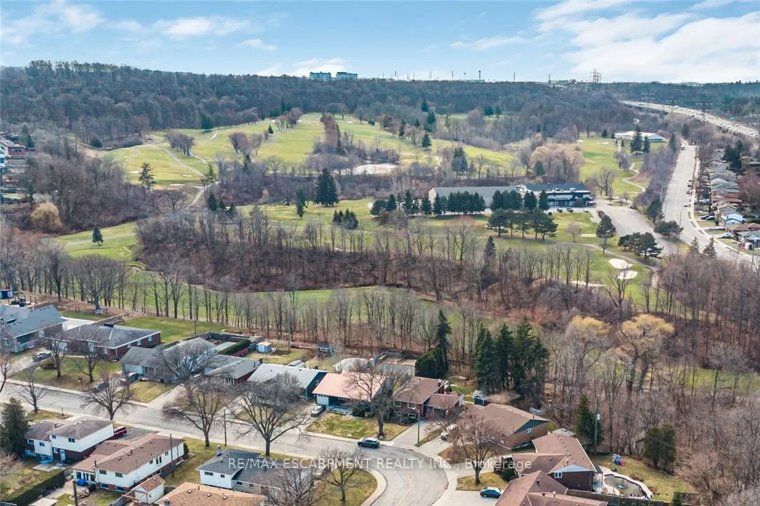 Photo 46 of 2 Country Club Drive, Hamilton, Vincent — HOMEH