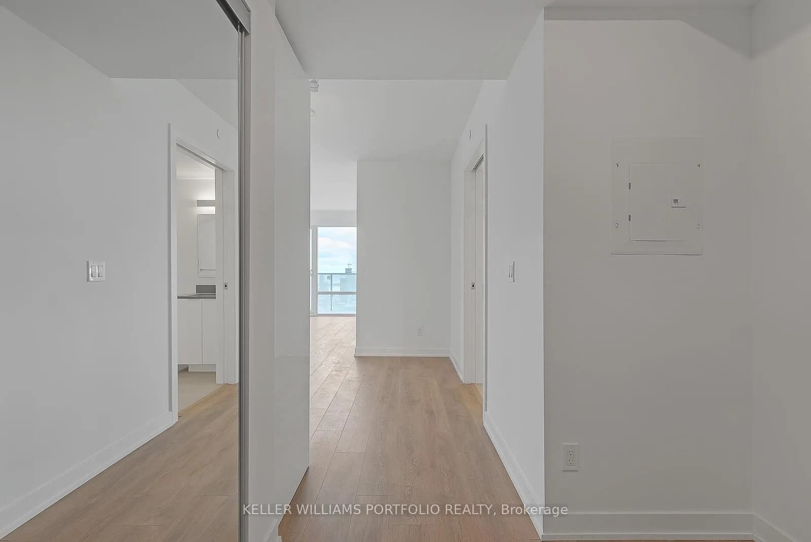 Front of Unit 4809, 501 Yonge Street