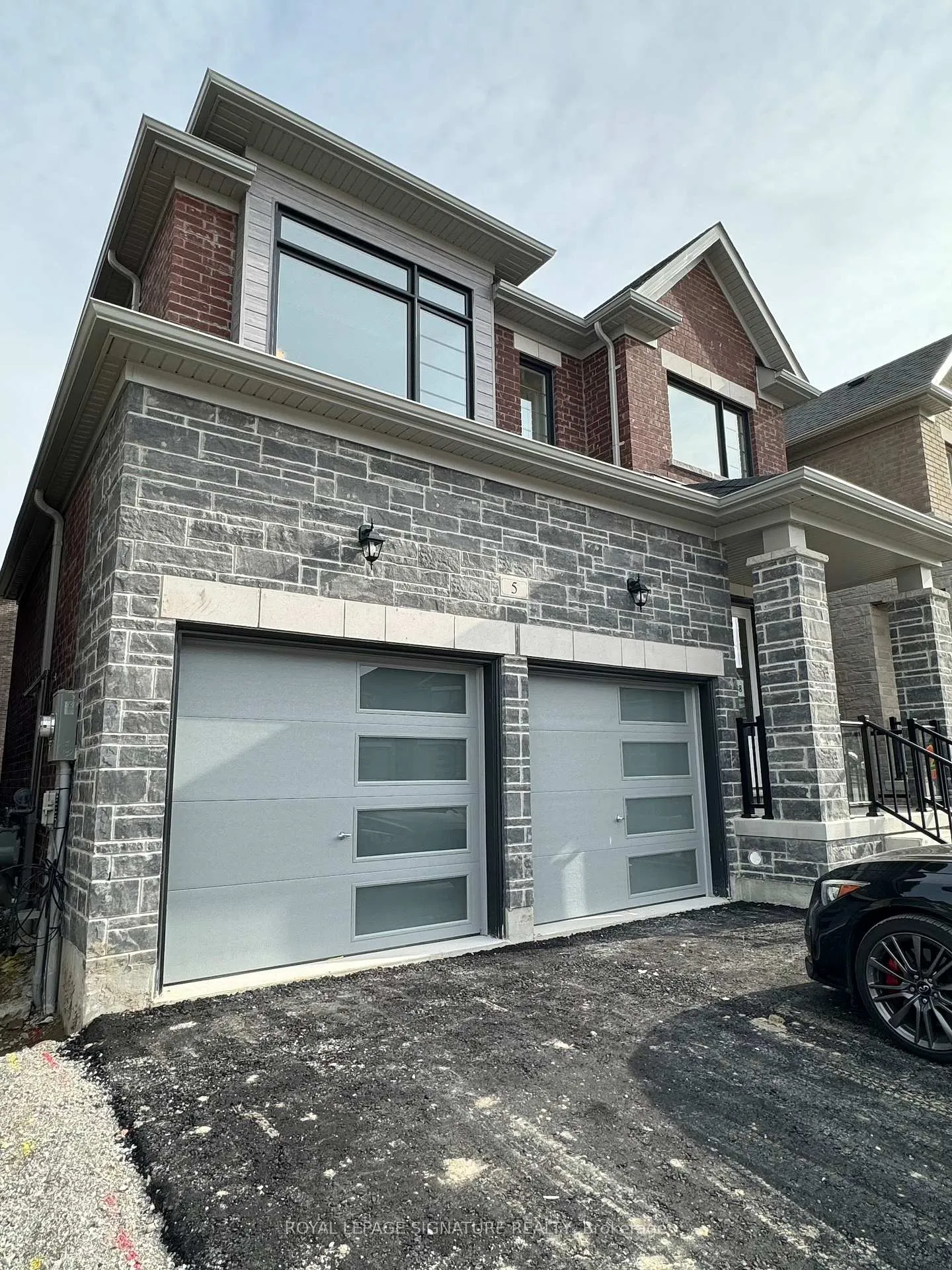 Front of 5 Sassafras Road