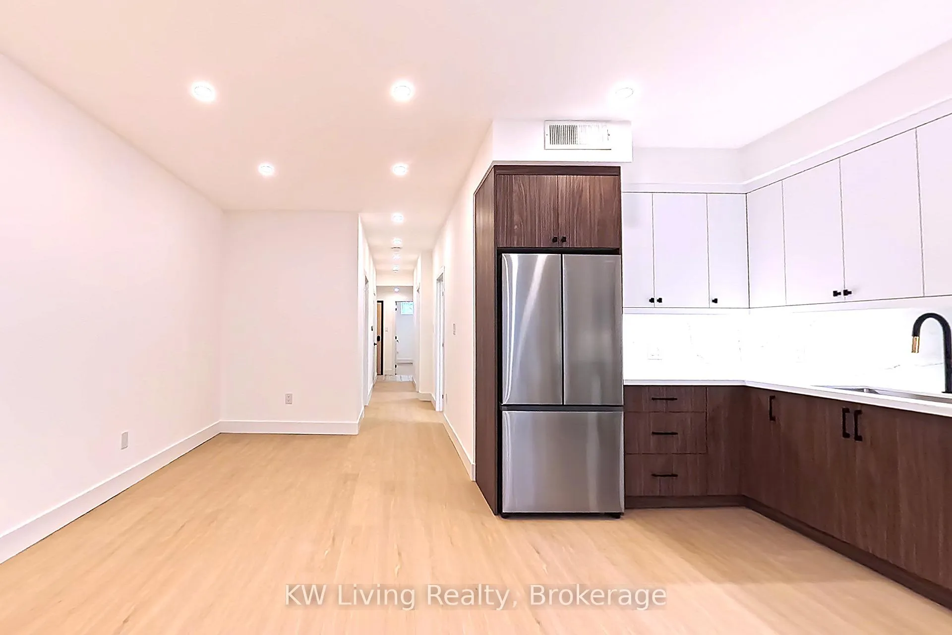 Photo 1 of Unit 101, 712 Eglinton Avenue E, Toronto, Leaside — HOMEH