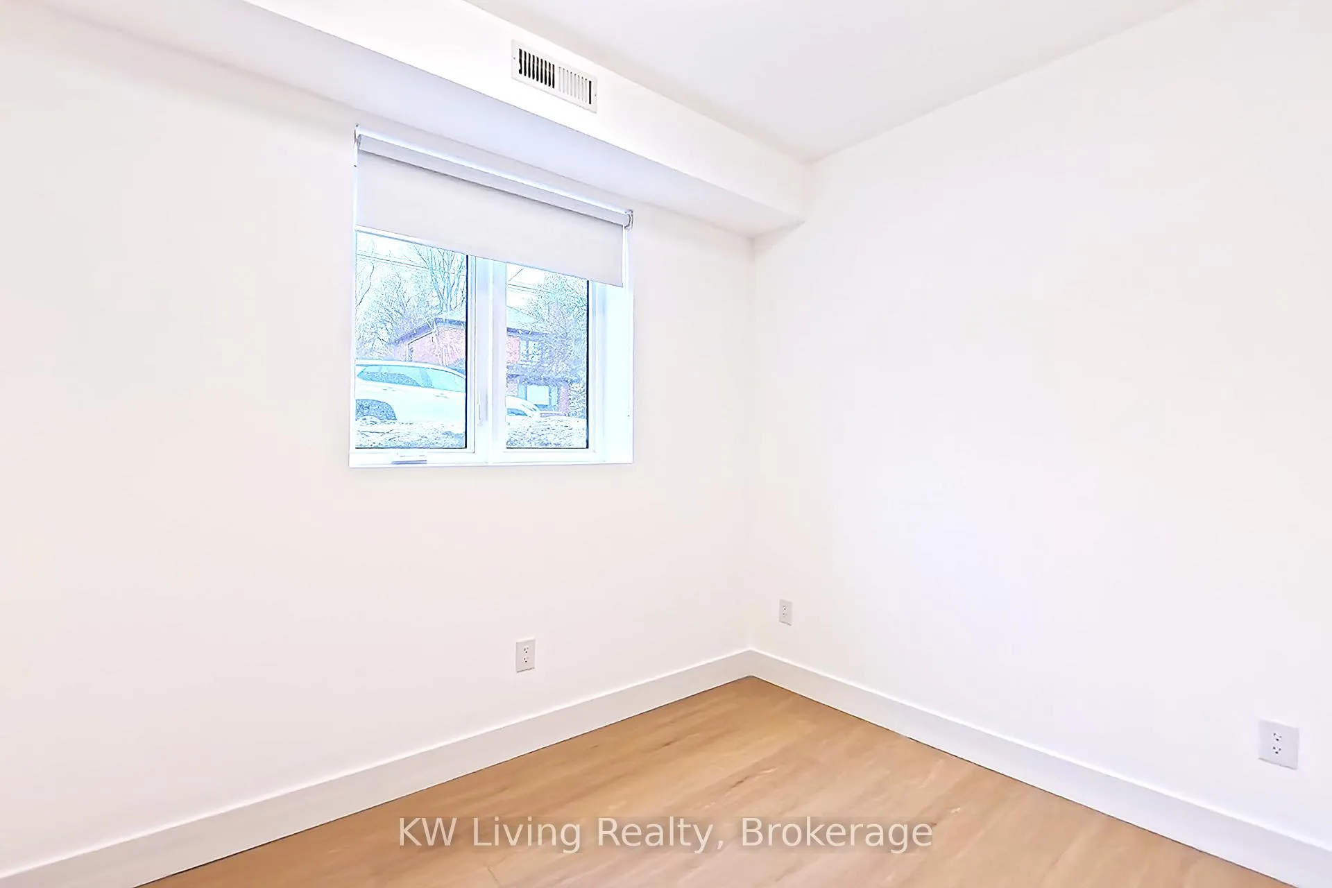 Photo 8 of Unit 101, 712 Eglinton Avenue E, Toronto, Leaside — HOMEH