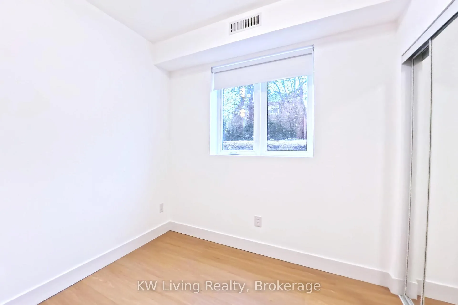 Photo 11 of Unit 101, 712 Eglinton Avenue E, Toronto, Leaside — HOMEH