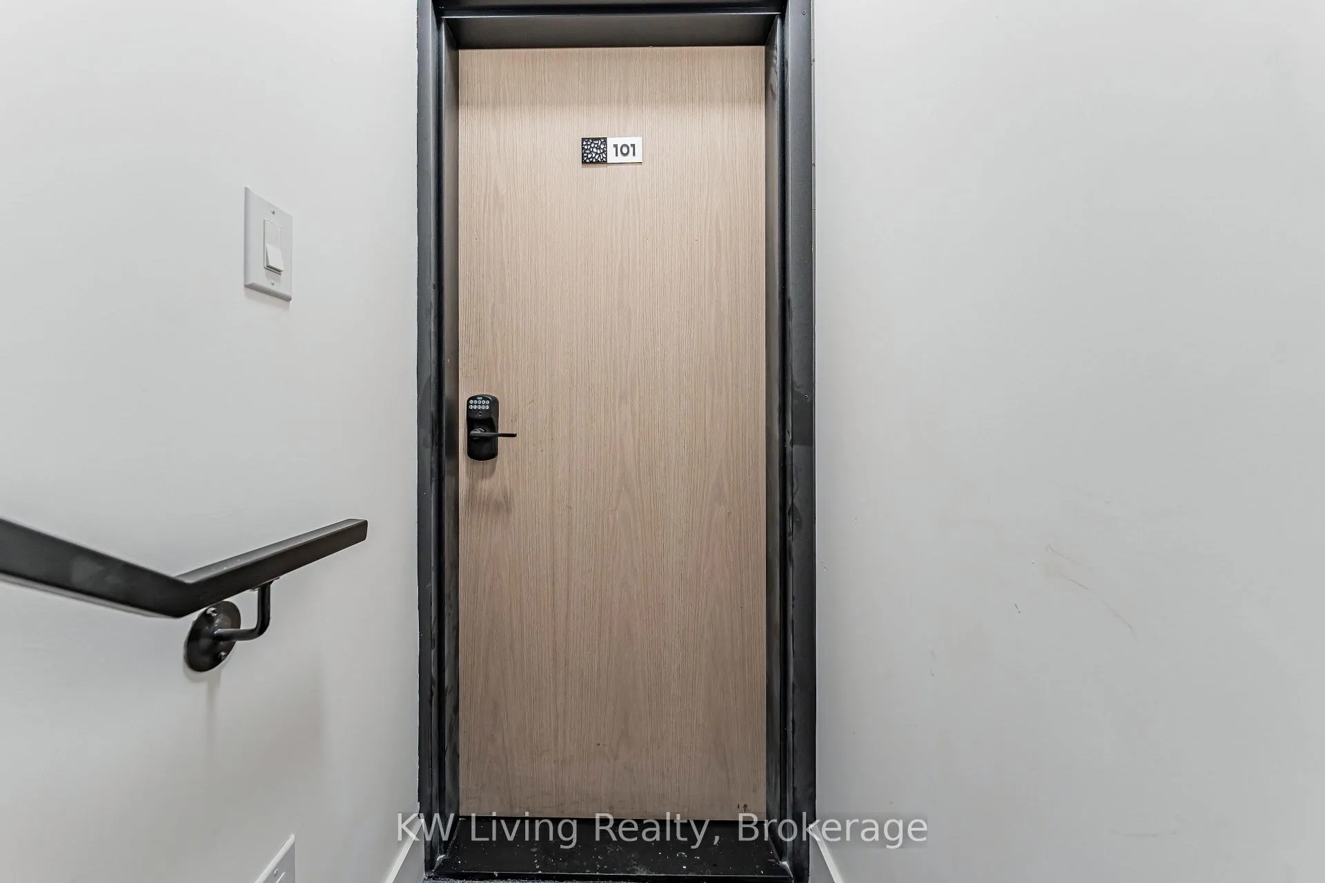 Photo 21 of Unit 101, 712 Eglinton Avenue E, Toronto, Leaside — HOMEH