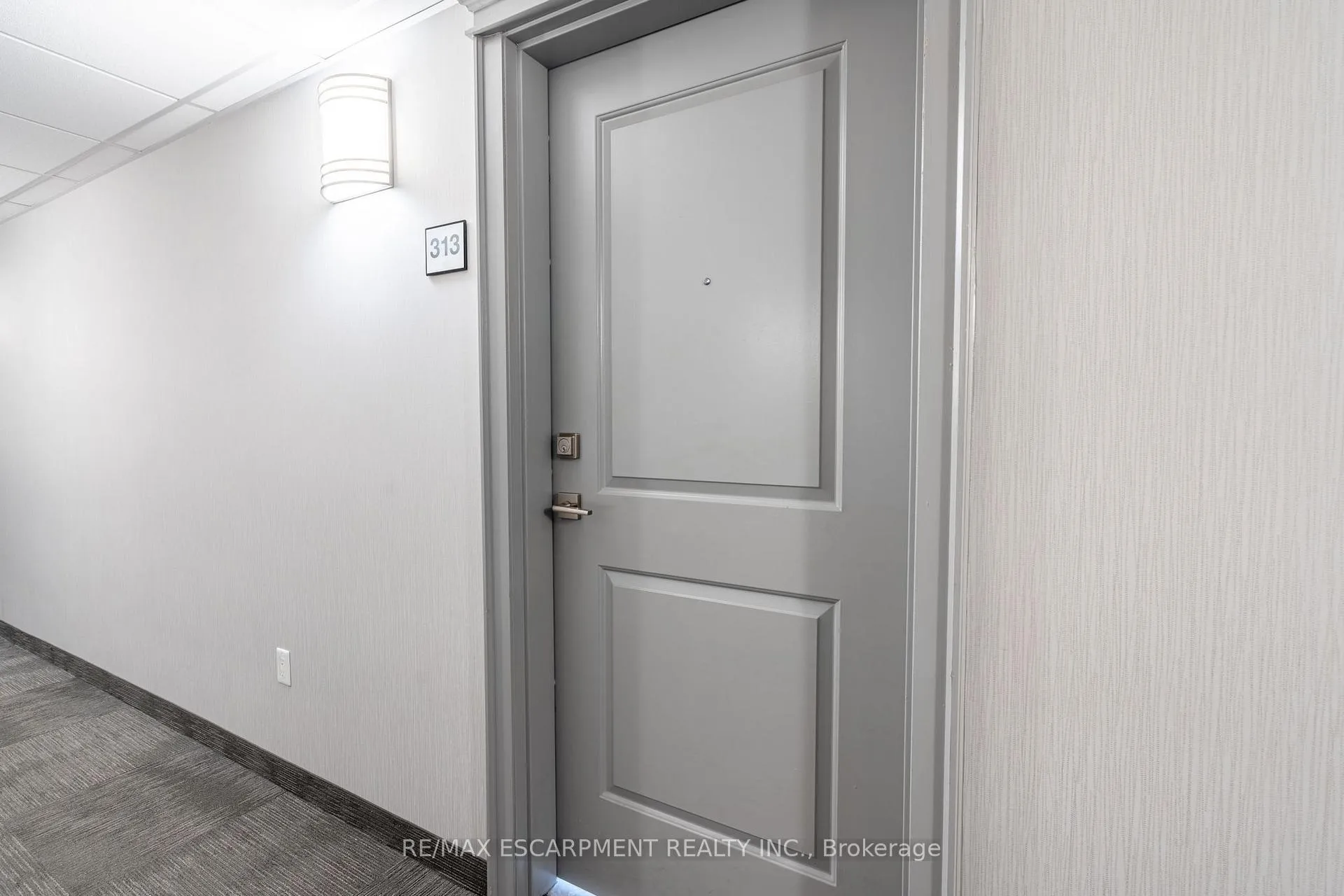 Photo 6 of Unit 313, 35 Southshore Crescent, Hamilton, Lakeshore — HOMEH