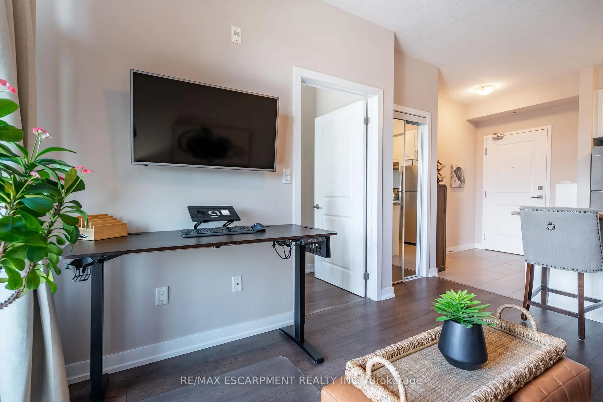Photo 15 of Unit 313, 35 Southshore Crescent, Hamilton, Lakeshore — HOMEH
