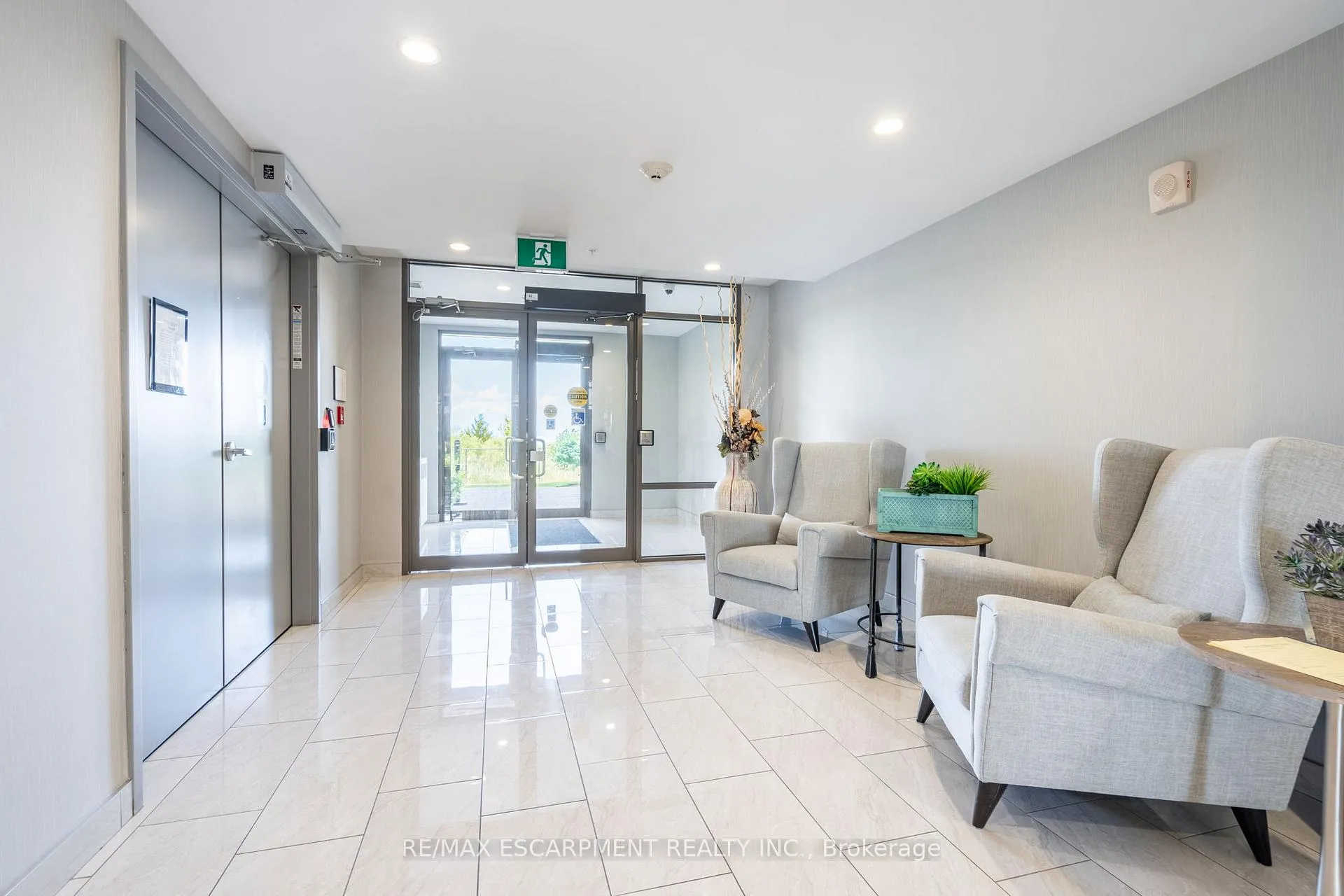Photo 26 of Unit 313, 35 Southshore Crescent, Hamilton, Lakeshore — HOMEH