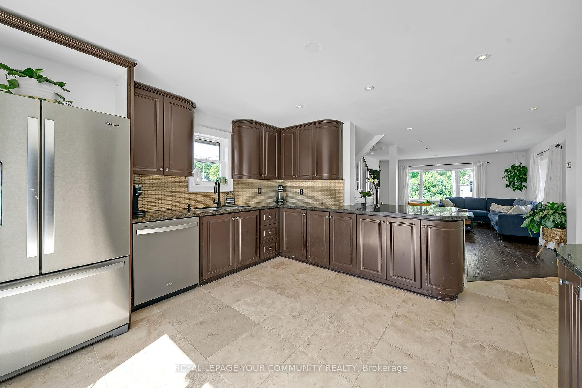 Photo 15 of 19036 Dufferin Street, King, Rural King — HOMEH