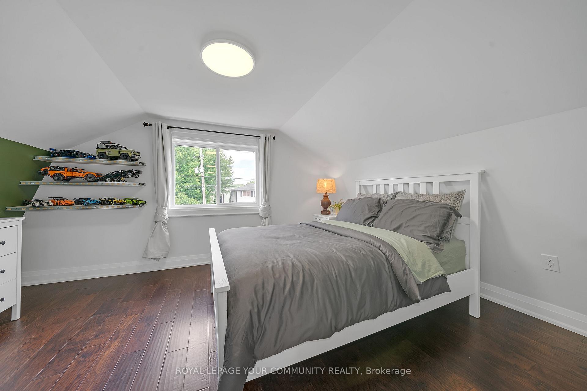 Photo 18 of 19036 Dufferin Street, King, Rural King — HOMEH