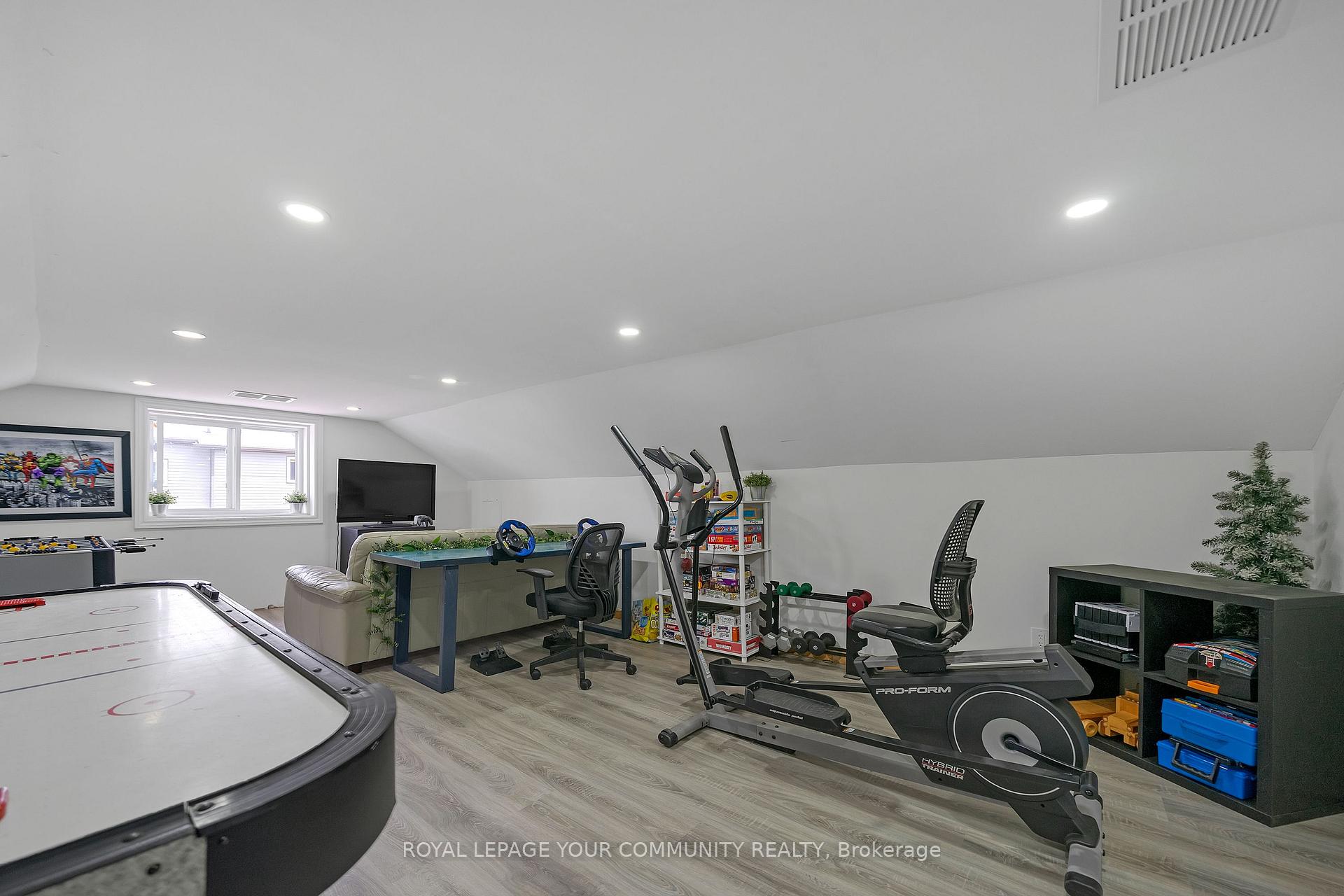 Photo 28 of 19036 Dufferin Street, King, Rural King — HOMEH