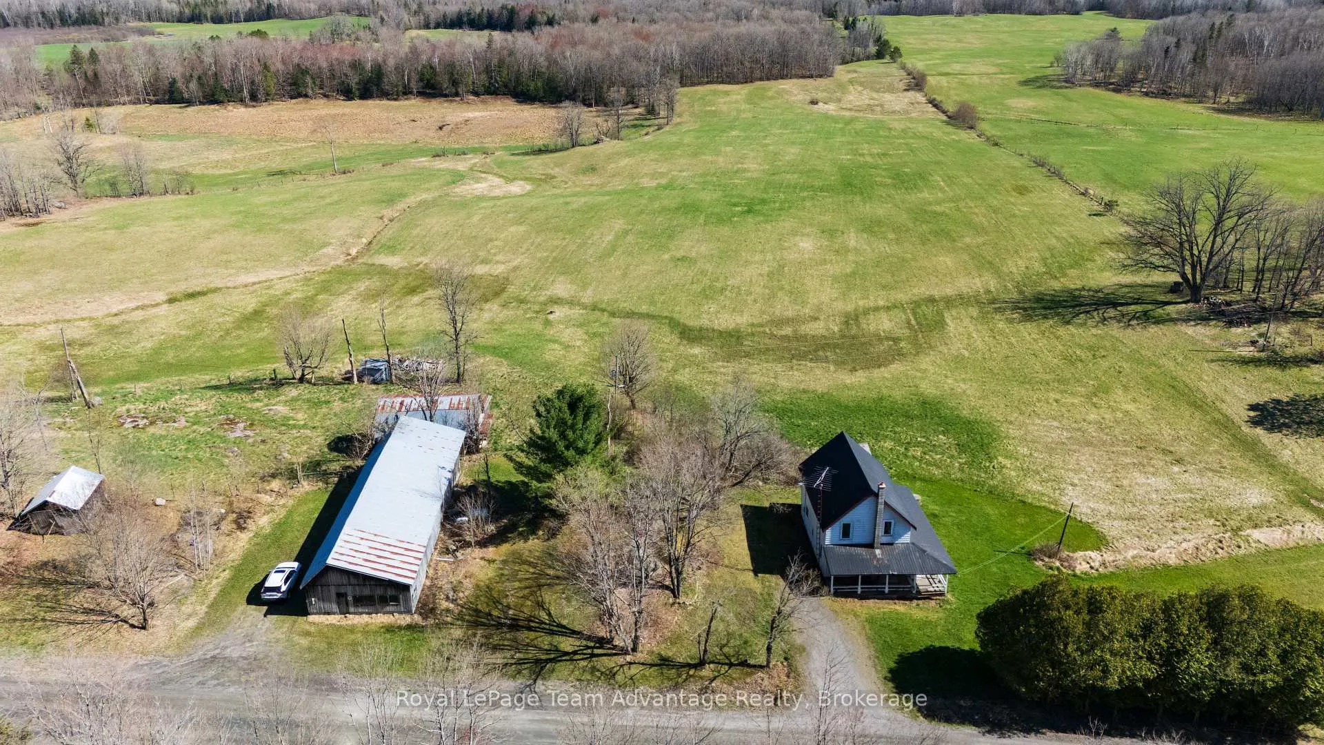 Photo 3 of 77 Lakeshore Road, McKellar — HOMEH