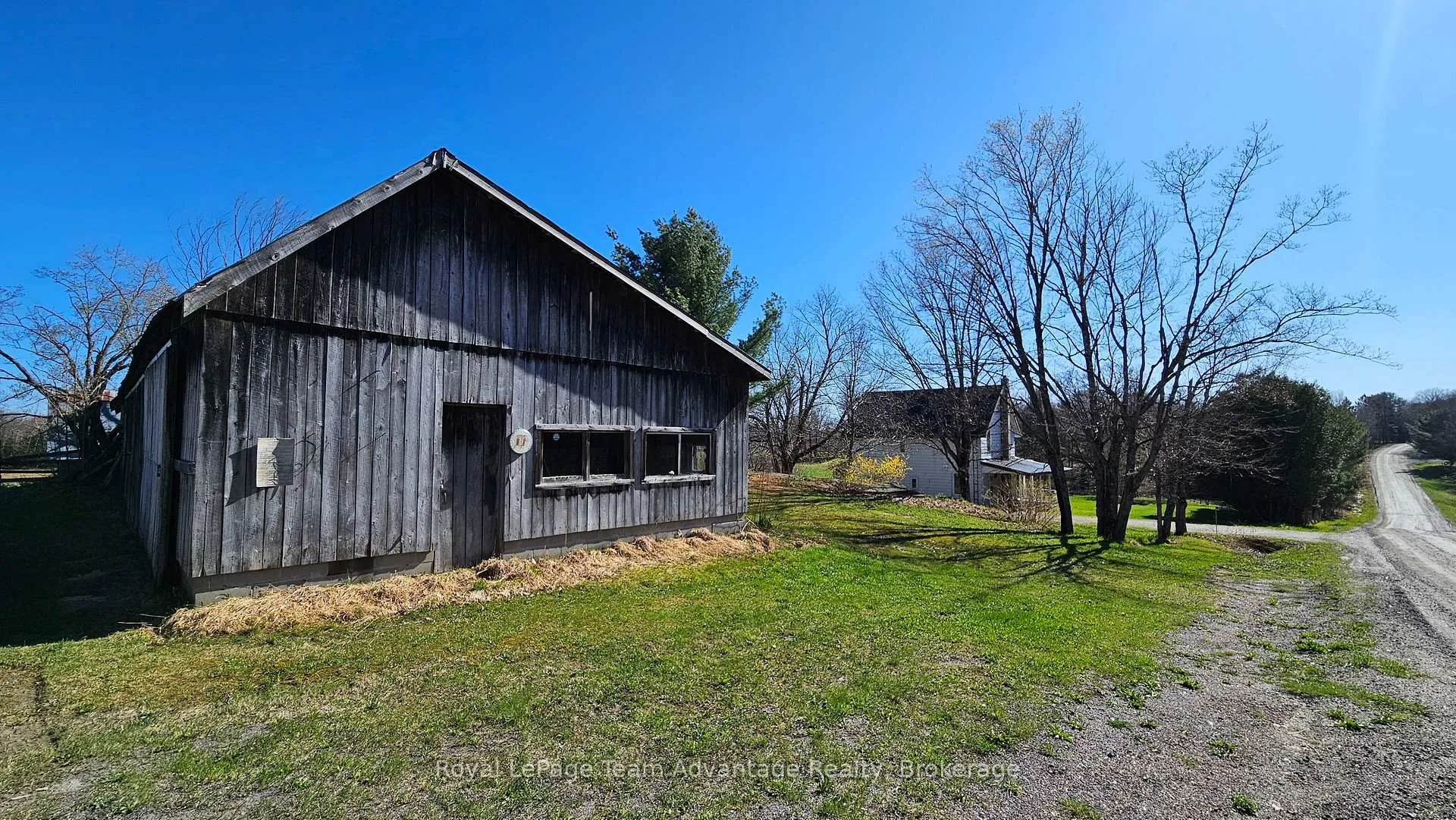 Photo 4 of 77 Lakeshore Road, McKellar — HOMEH