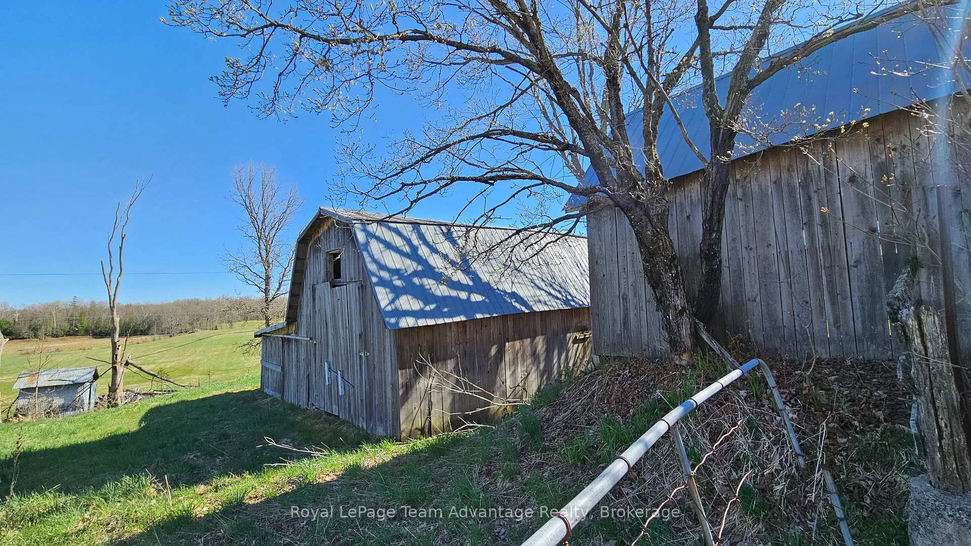 Photo 5 of 77 Lakeshore Road, McKellar — HOMEH
