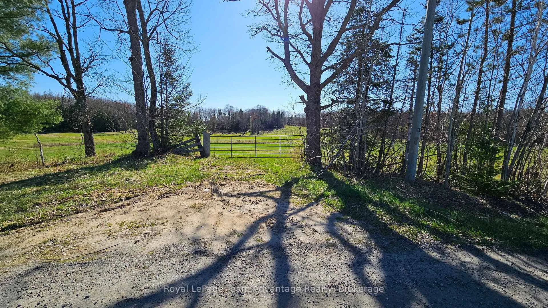Photo 6 of 77 Lakeshore Road, McKellar — HOMEH