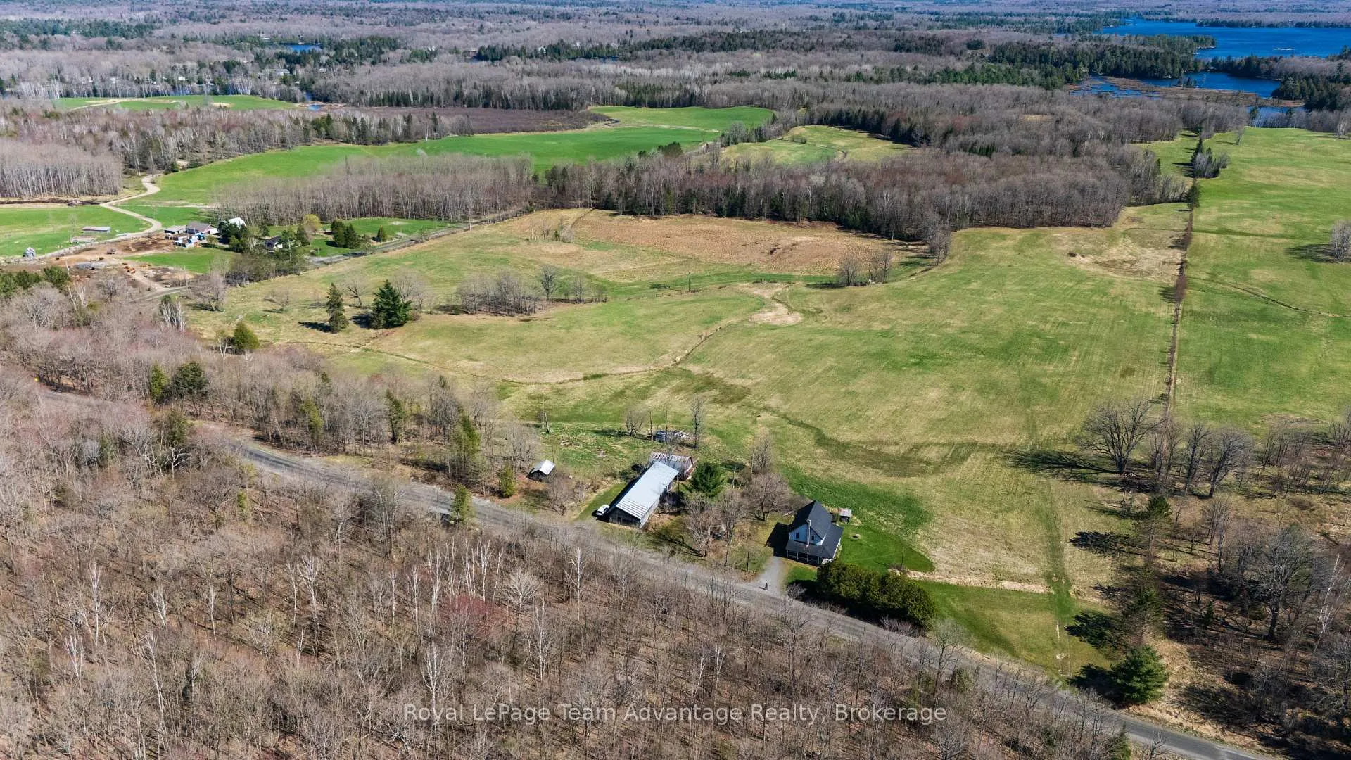 Photo 7 of 77 Lakeshore Road, McKellar — HOMEH