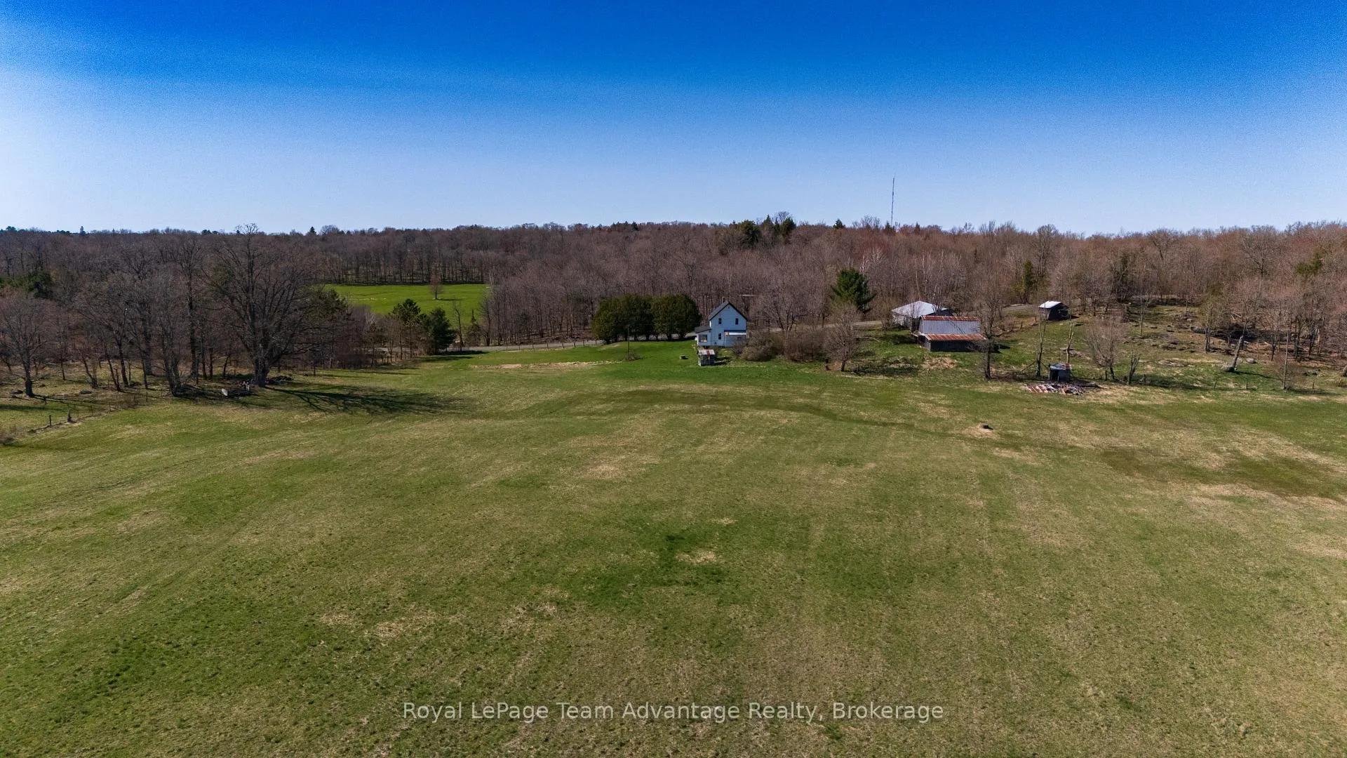 Photo 10 of 77 Lakeshore Road, McKellar — HOMEH