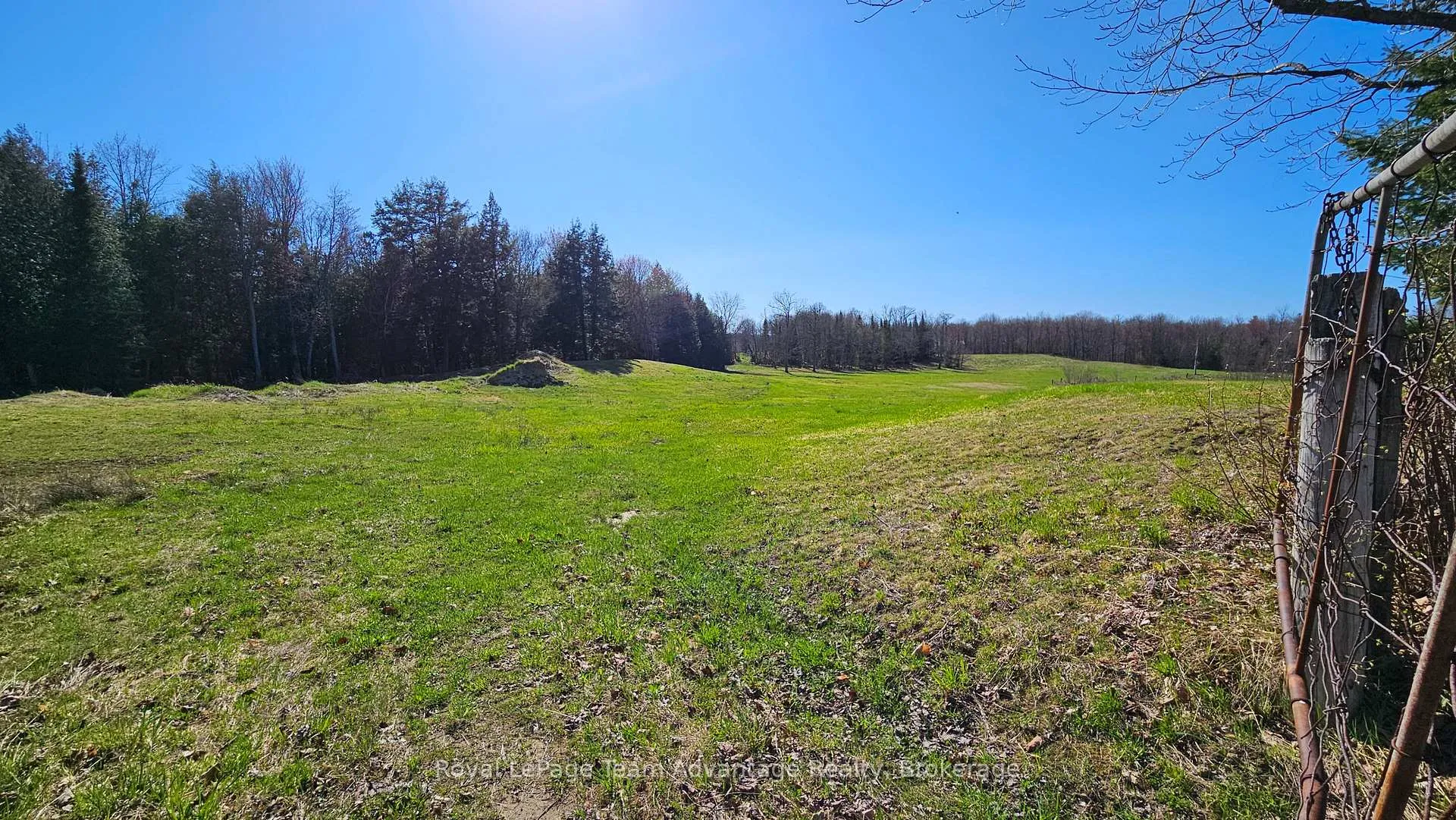Photo 13 of 77 Lakeshore Road, McKellar — HOMEH