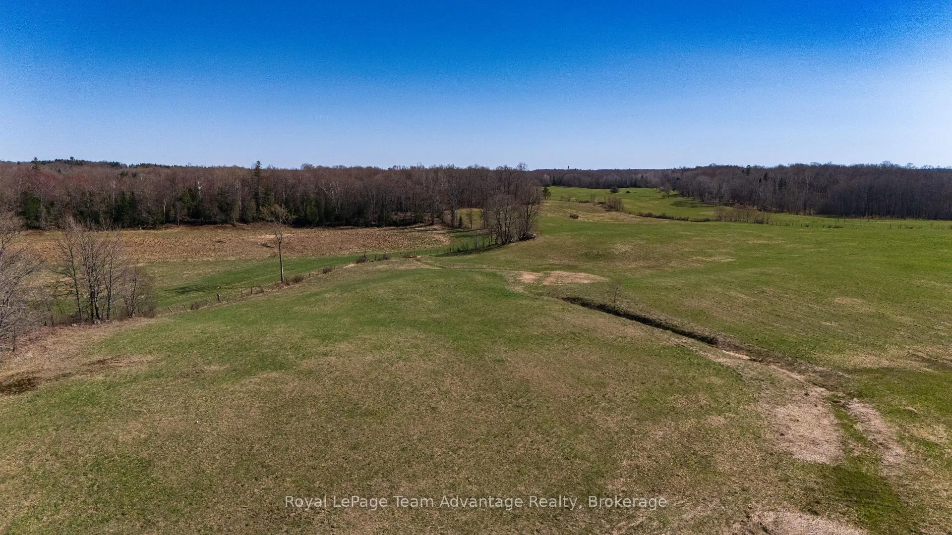 Photo 14 of 77 Lakeshore Road, McKellar — HOMEH